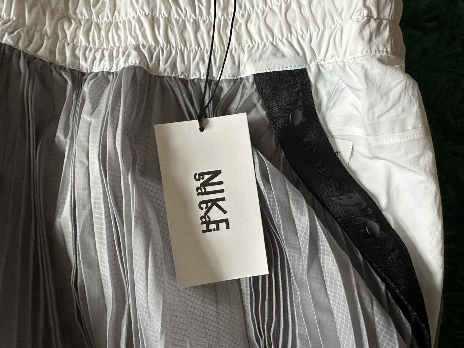 Nike × Sacai Nike x sacai 'White Grey' Pleated Skirt Short Womens Size XL Size 38" / US 16 / IT 52 - 2 Thumbnail