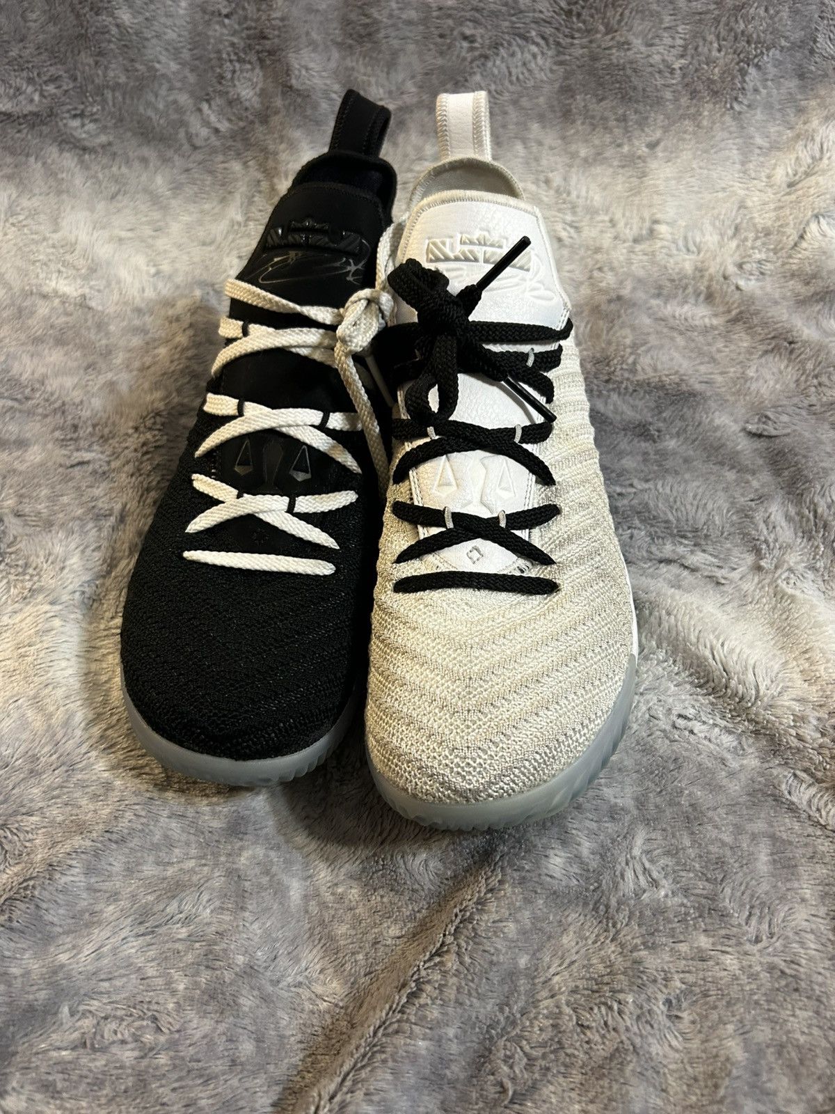 Nike Nike LeBron 16 GS Equality Size 6.5y Vnds Size US 6.5 / EU 39-40 - 3 Thumbnail