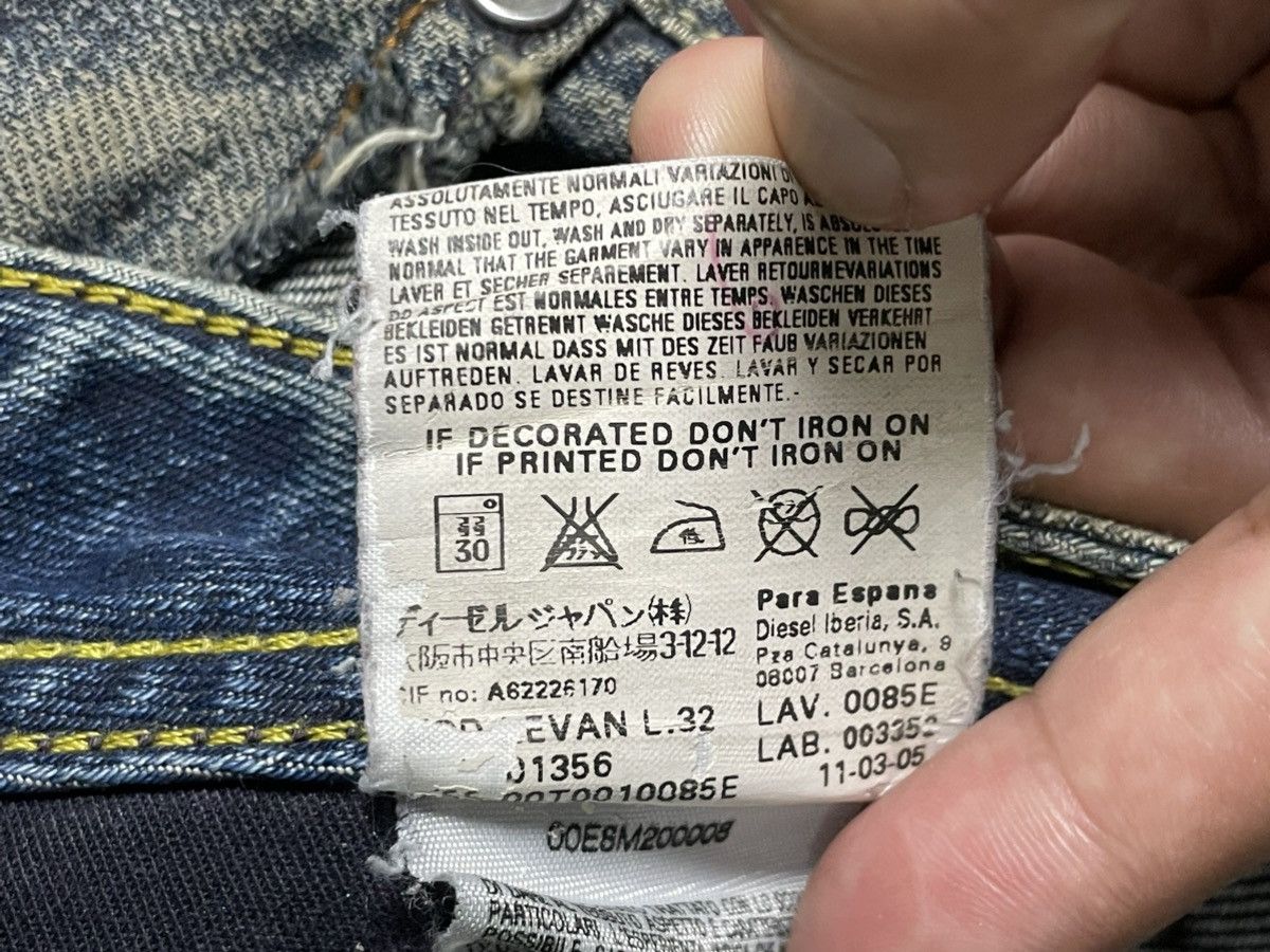 Diesel Vintage DIESEL Straight Cut Distressed Denim (91) Size US 29 - 13 Thumbnail