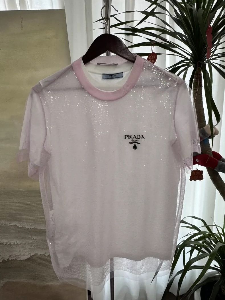 Prada Prada Short Sleeve Pink Sequin Top Size US S / EU 44-46 / 1 - 1 Thumbnail