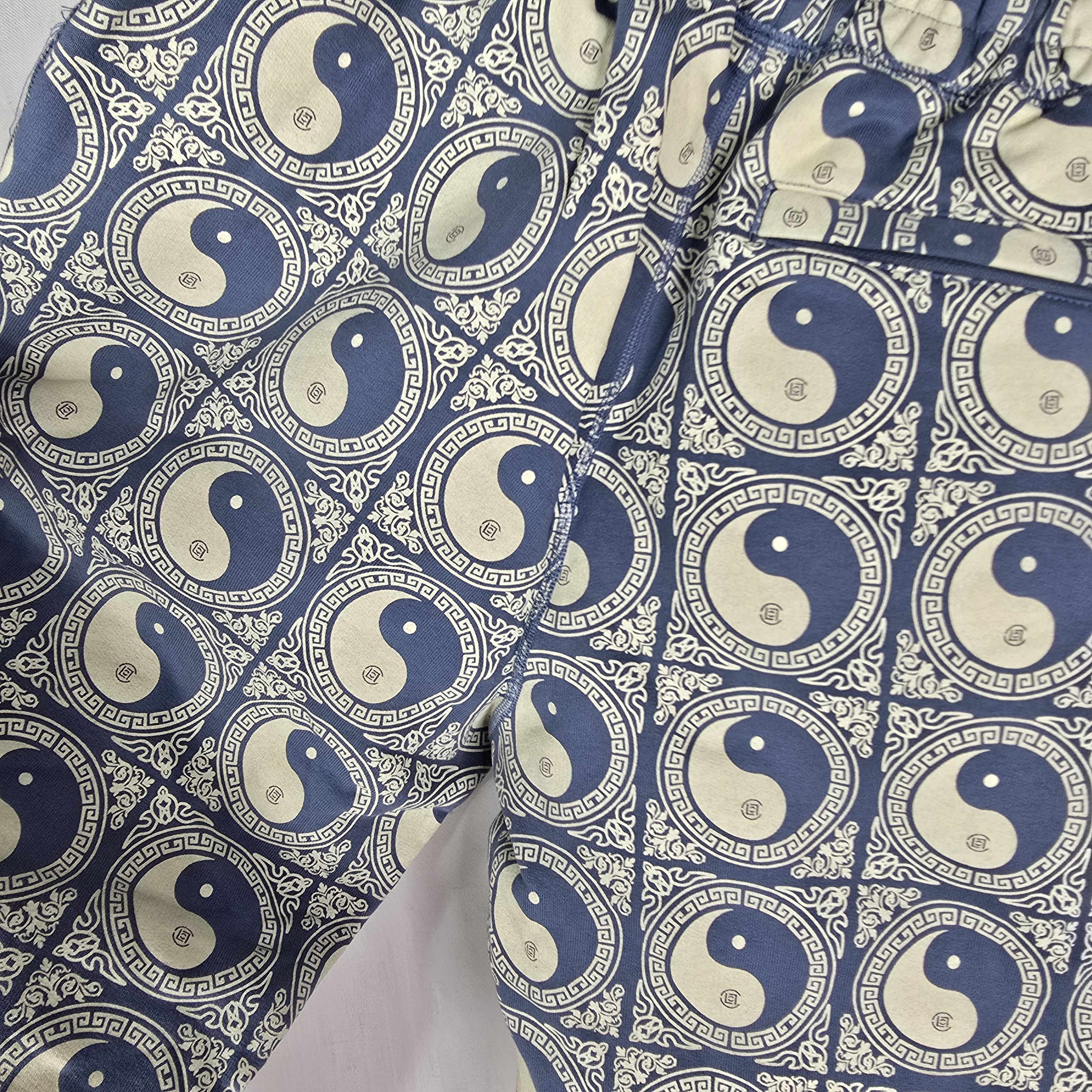 CLOT × Japanese Brand Clot Mens Small Blue Ying Yang Tai-chi Japanese Sweatpants Size US 30 / EU 46 - 4 Thumbnail