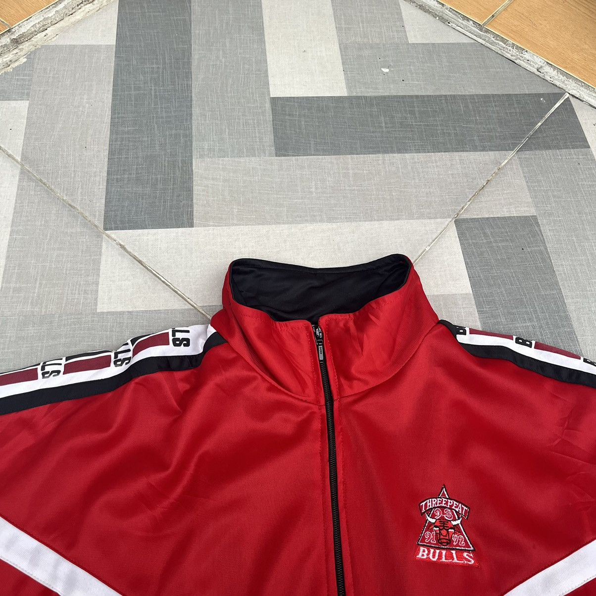 NBA 1993 Treepeat Chicago Bulls Bootleg Colorblock Tapped Jacket Size US XXL / EU 58 / 5 - 11 Thumbnail