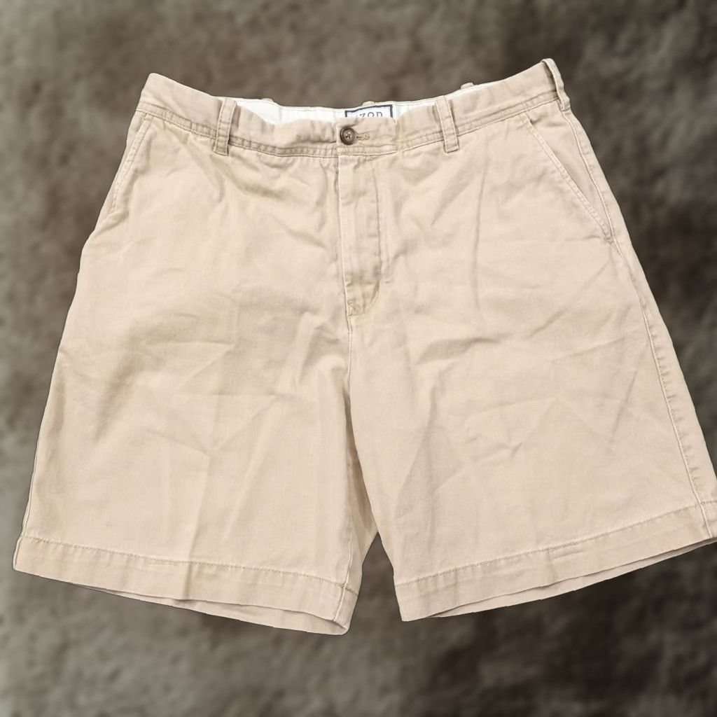 Izod Izod Men's Chino Shorts 36 Khaki Casual Flat Front Golf Classic Pockets Breathable Cotton Size US 36 / EU 52 - 1 Thumbnail