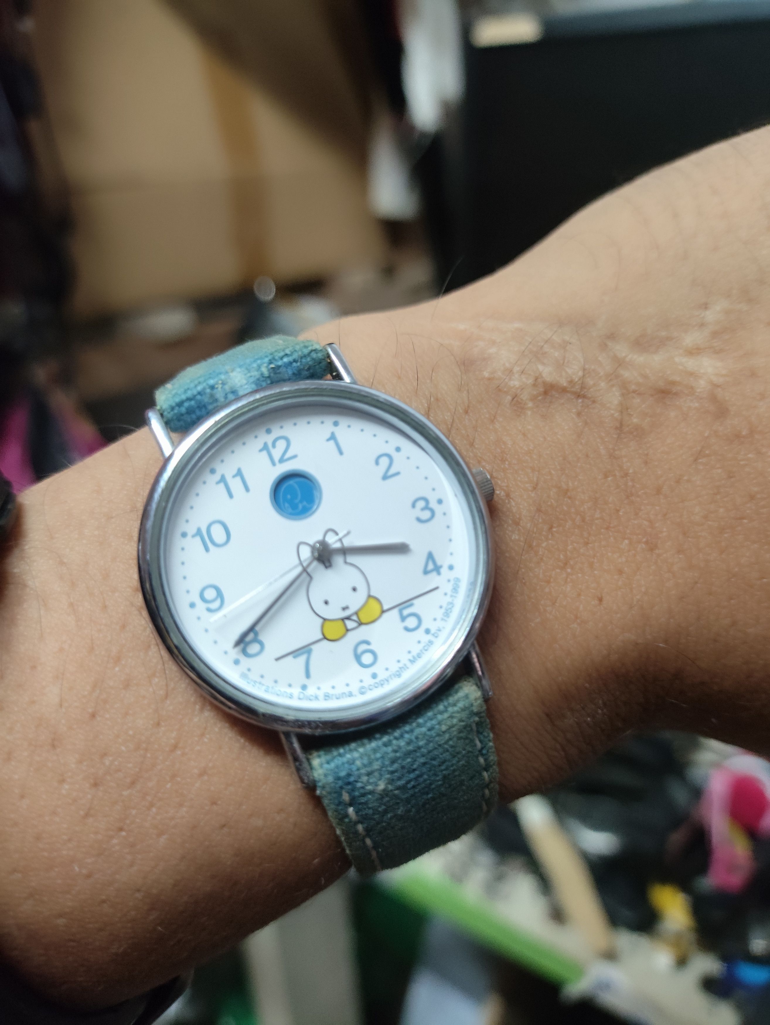 Vintage Vintage Rabbit Cartoon ❌ Movie Watch 90's JAPAN MADE Size ONE SIZE - 1 Thumbnail