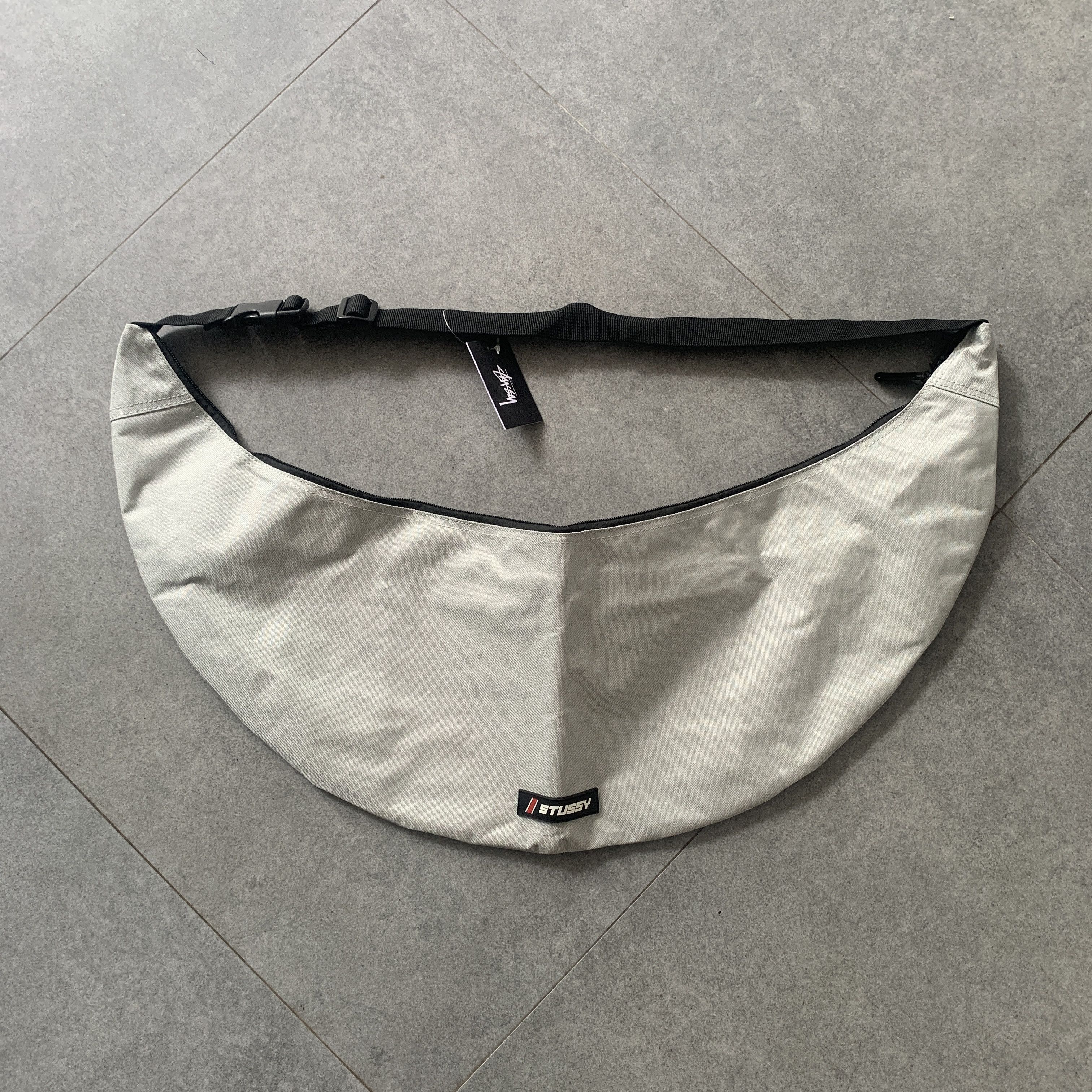 Other STUSSY MAPS SLING BAG IN SILVER Size ONE SIZE - 2 Thumbnail
