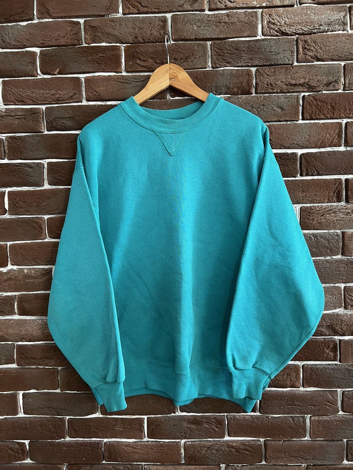 Hanes Rare 90s Vintage Turqoise Hanes XL Blank Crewneck Hype Grail Size US XL / EU 56 / 4 - 1 Thumbnail