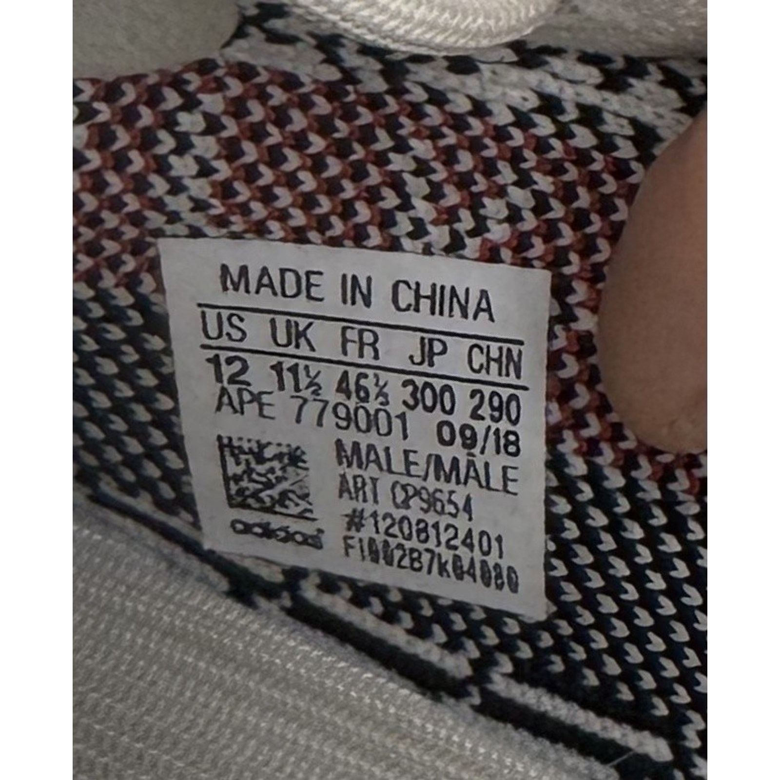 Adidas Adidas YeezyBoost 350 V2 Zebra Shoes Primeknit 2018 Sneakers Size US 12 / EU 45 - 7 Thumbnail