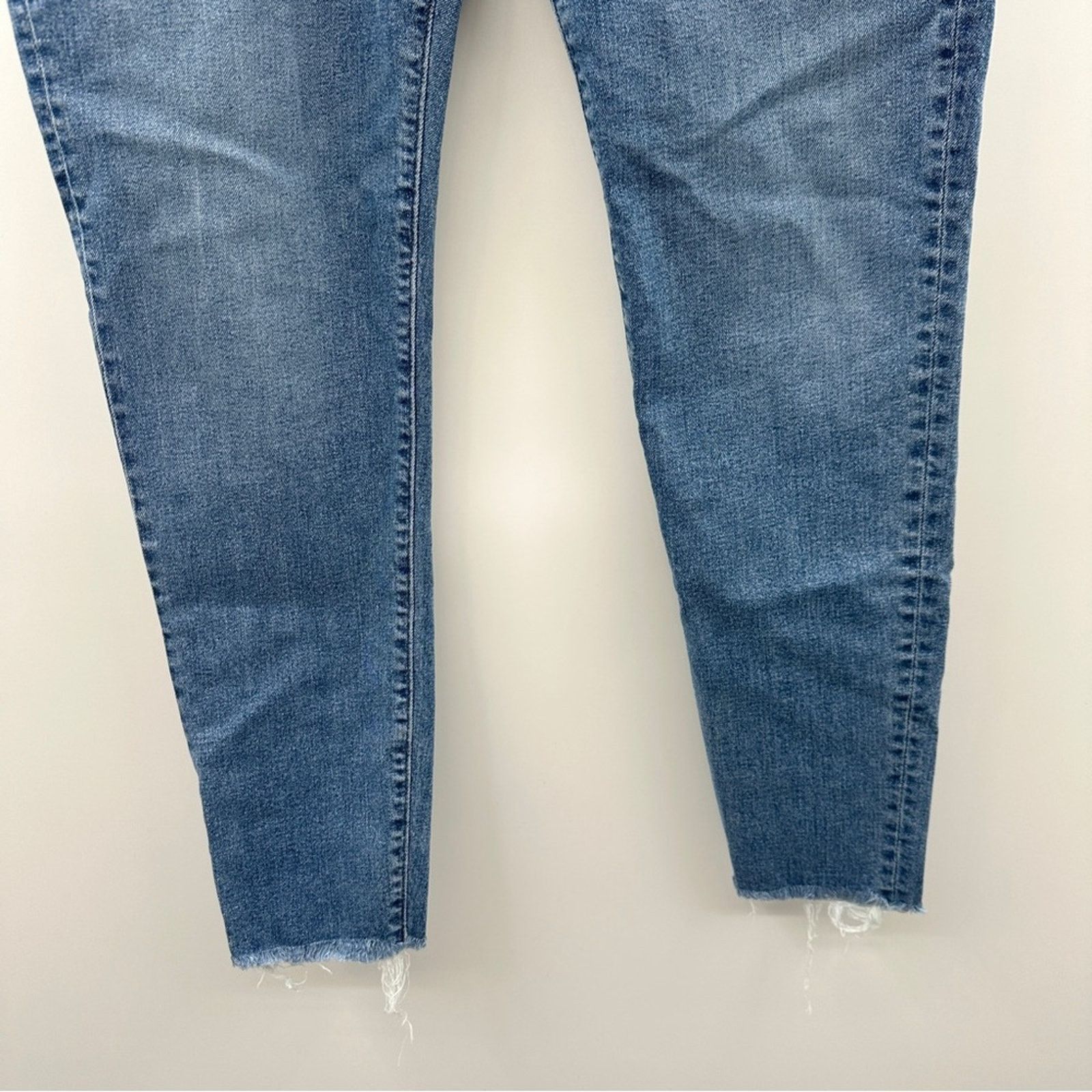 Madewell Madewell 9" Mid-Rise Skinny Jeans in Krasner Wash: Tencel Size 31" - 5 Thumbnail