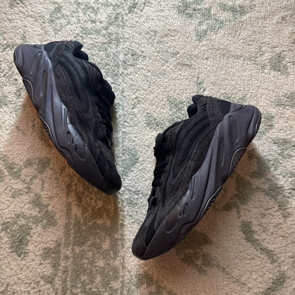 Adidas Yeezy Boost 700 V 2 Vanta | Grailed