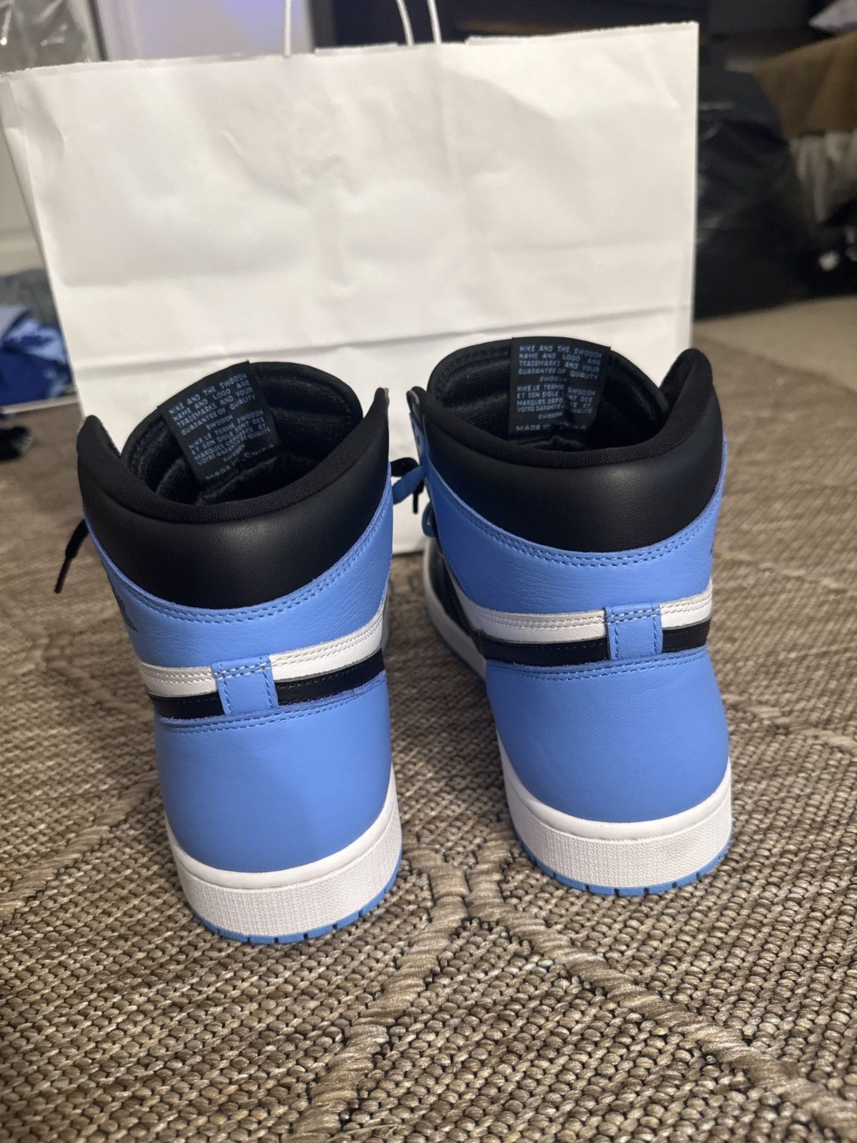 Jordan Brand Jordan 1 Retro High OG “UNC Toe” Size US 13 / EU 46 - 4 Thumbnail