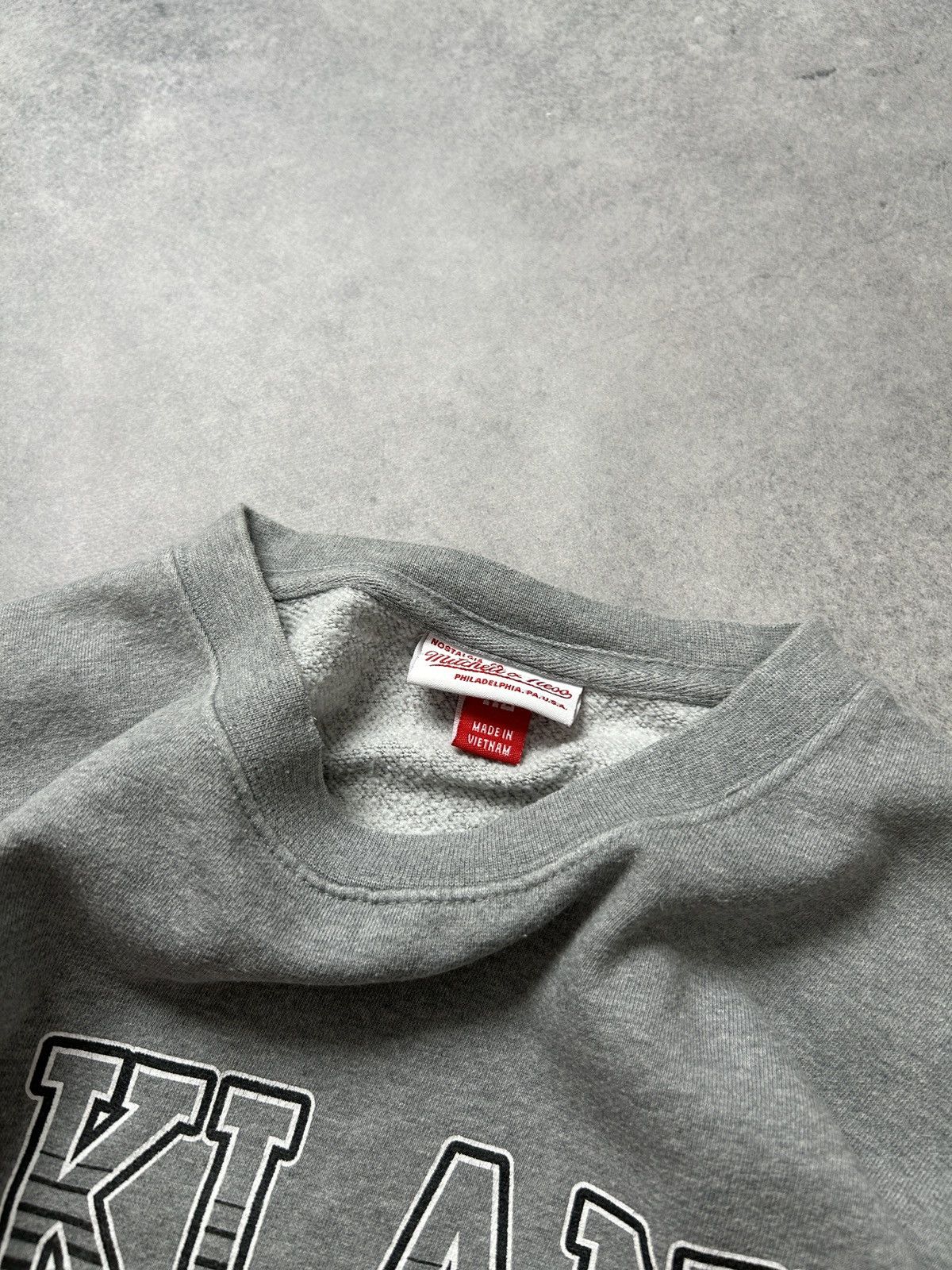 Mitchell & Ness Raiders Mitchell & Ness big logo sweatshirt mens Size US XL / EU 56 / 4 - 4 Thumbnail