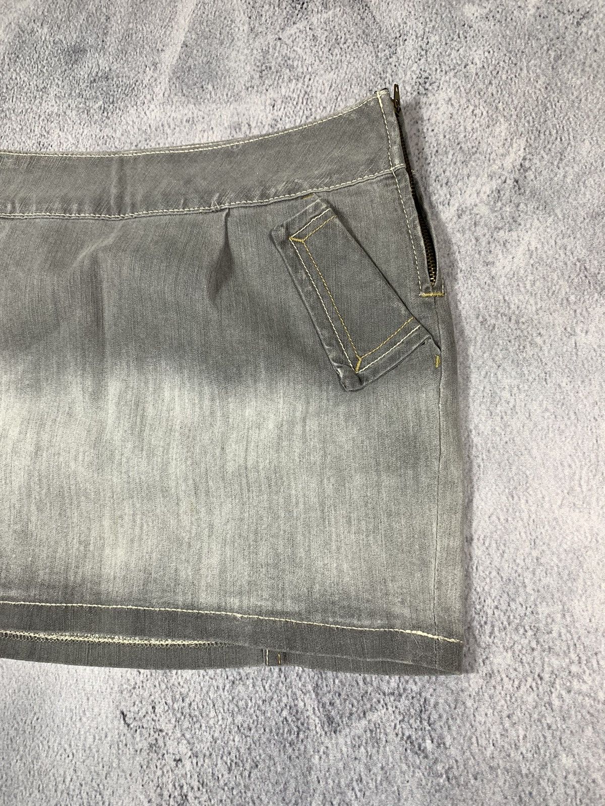 Japanese Brand × Vintage Vintage Y2K denim faded mini skirt streetwear style size 27 Size 27" / US 4 / IT 40 - 3 Thumbnail