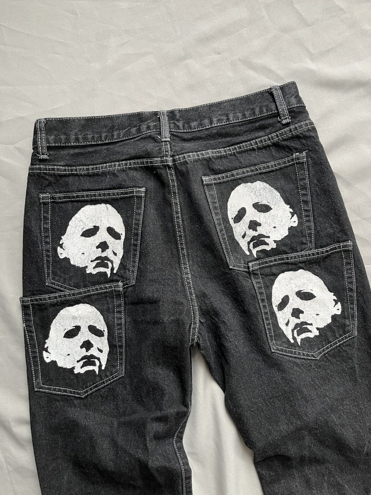 Expert Horror KNOCK KNOCK BAT MICHAEL MYERS Horror Streetwear JEANS Size US 32 / EU 48 - 12 Thumbnail