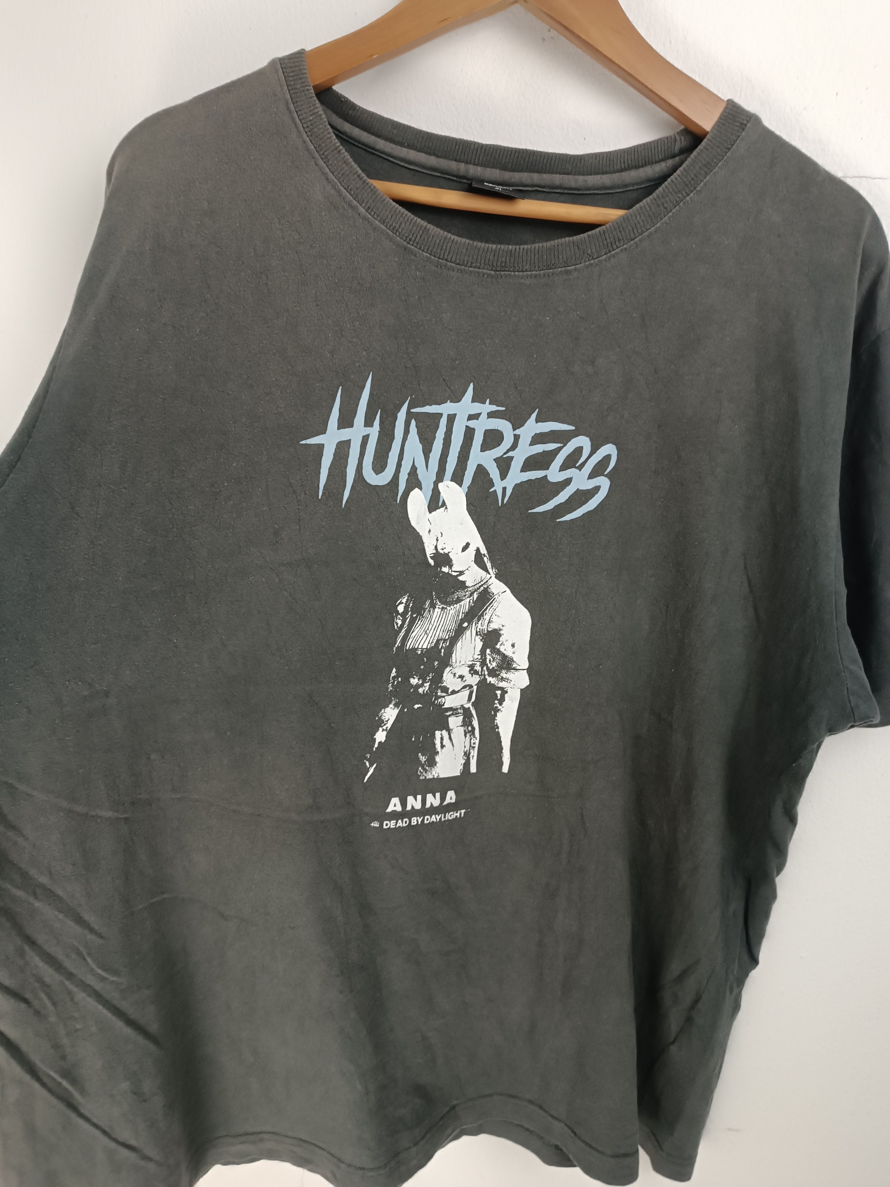 Playstation VINTAGE DEAD BY DAYLIGHT HUNTRESS ANNA GAMES PS5 PC Size US XL / EU 56 / 4 - 6 Thumbnail