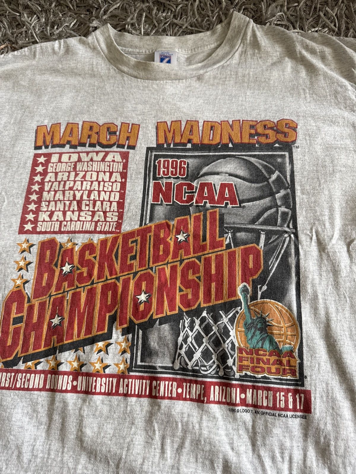 Logo 7 × Vintage Vintage NCAA Basketball Logo 7 t shirt Size US XL / EU 56 / 4 - 2 Thumbnail
