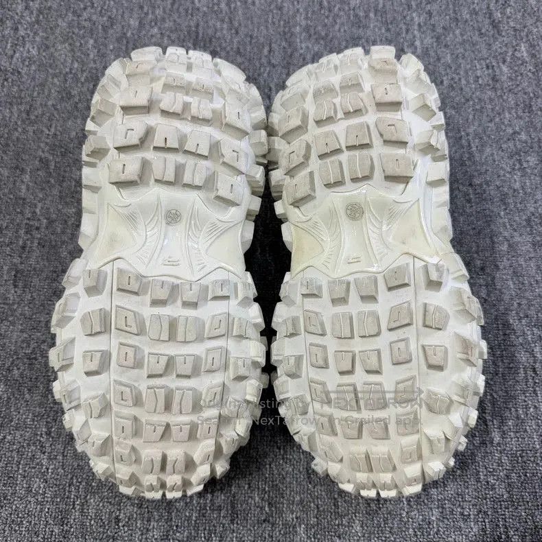 Balenciaga Balenciaga White Tire Sneakers. Size US 9.5 / EU 42-43 - 4 Thumbnail