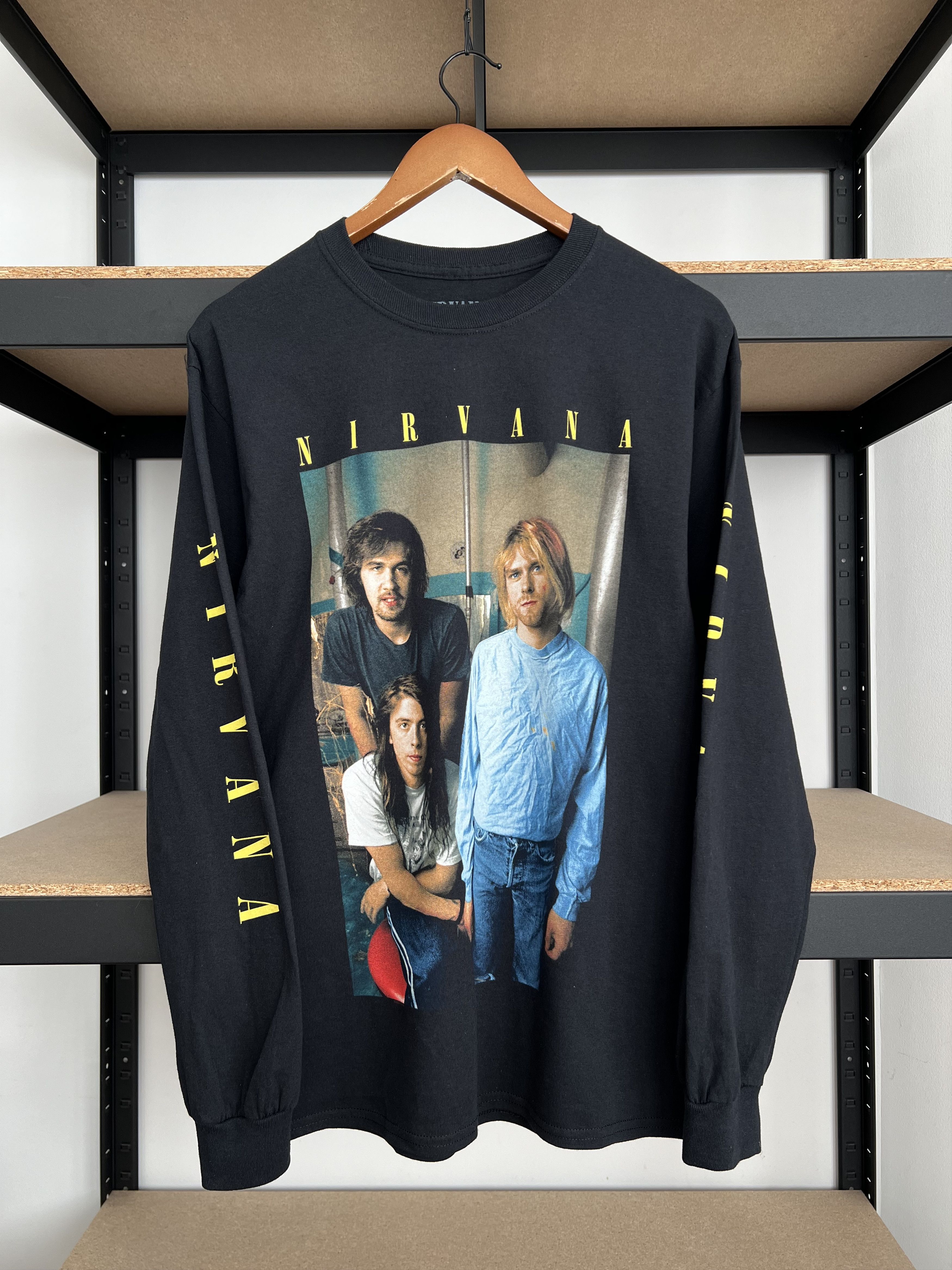 Band Tees Vintage 2016 Nirvana Kurt Cobain Grunge Long Sleeve T-shirt Size US M / EU 48-50 / 2 - 1 Thumbnail
