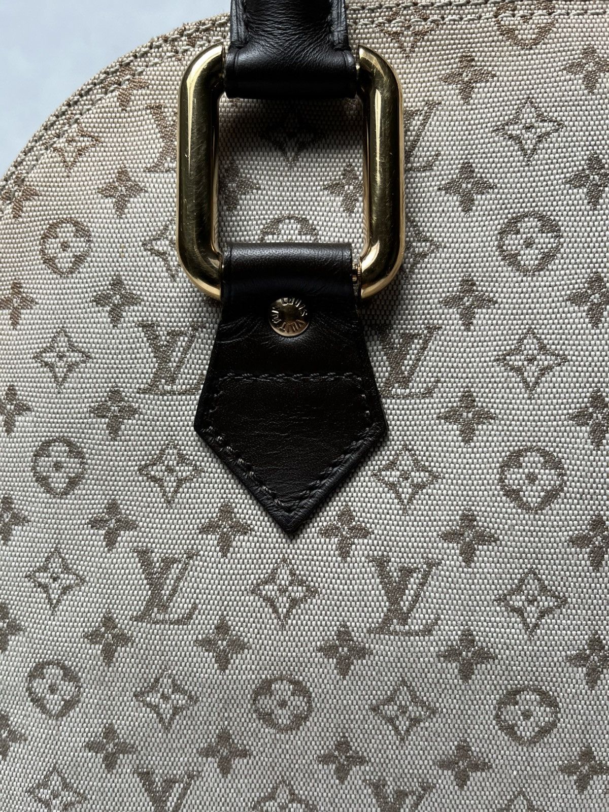 Louis Vuitton Louis Vuitton Alma cloth handbag grey monogram rare Size ONE SIZE - 4 Thumbnail