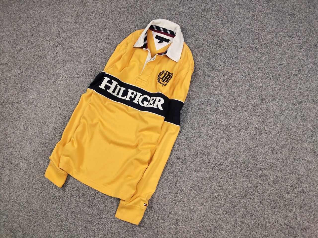 Tommy Hilfiger Vintage Tommy Hilfiger embroidered Yellow Rugby Long Sleeve Size US S / EU 44-46 / 1 - 3 Thumbnail
