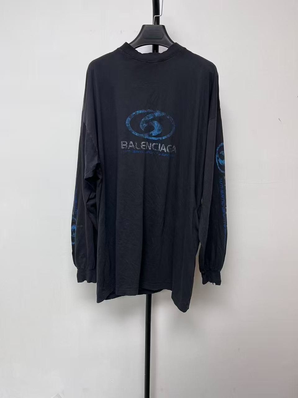 Balenciaga Balenciaga Men's Logo Print Long Sleeve T-Shirt Size US S / EU 44-46 / 1 - 1 Thumbnail