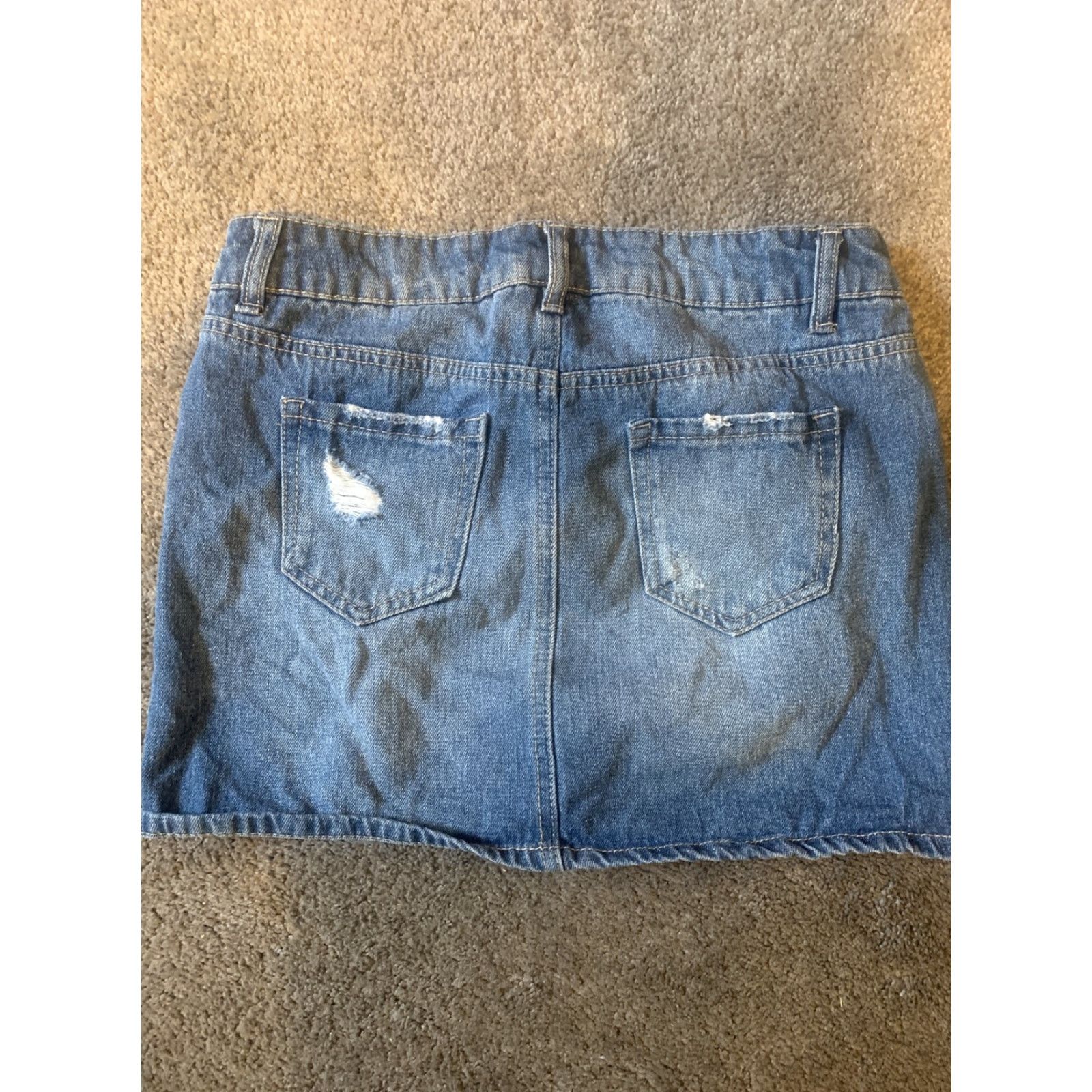 Vintage BLUE SPICE Junior's Medium Wash Distressed High Rise Skirt size 5 Skirt Womens 5-Pocket Denim 13in Mini Blue Spice Size 27" / US 4 / IT 40 - 4 Thumbnail