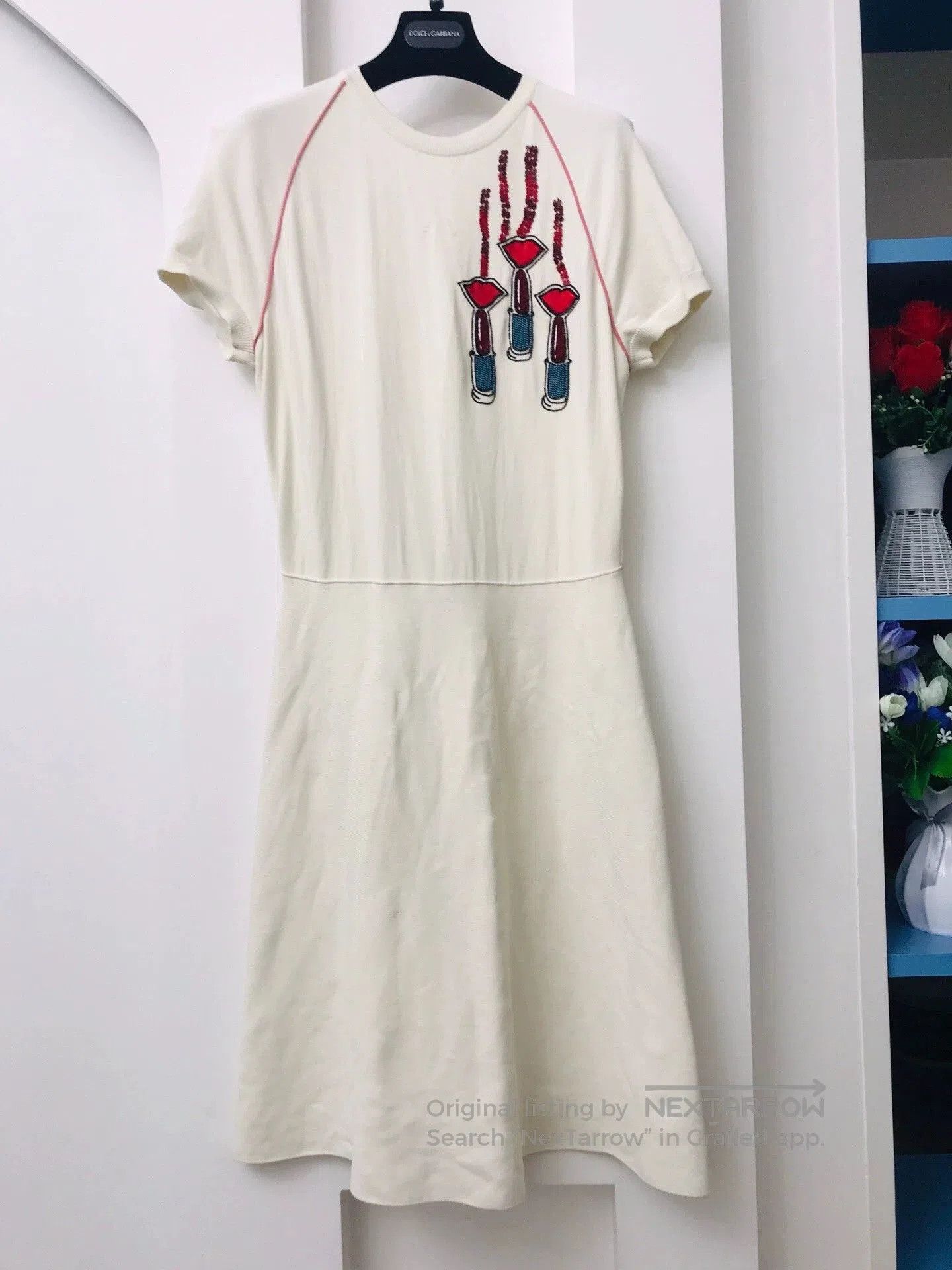 Valentino Valentino White Beaded Short. Size S / US 4 / IT 40 - 1 Thumbnail