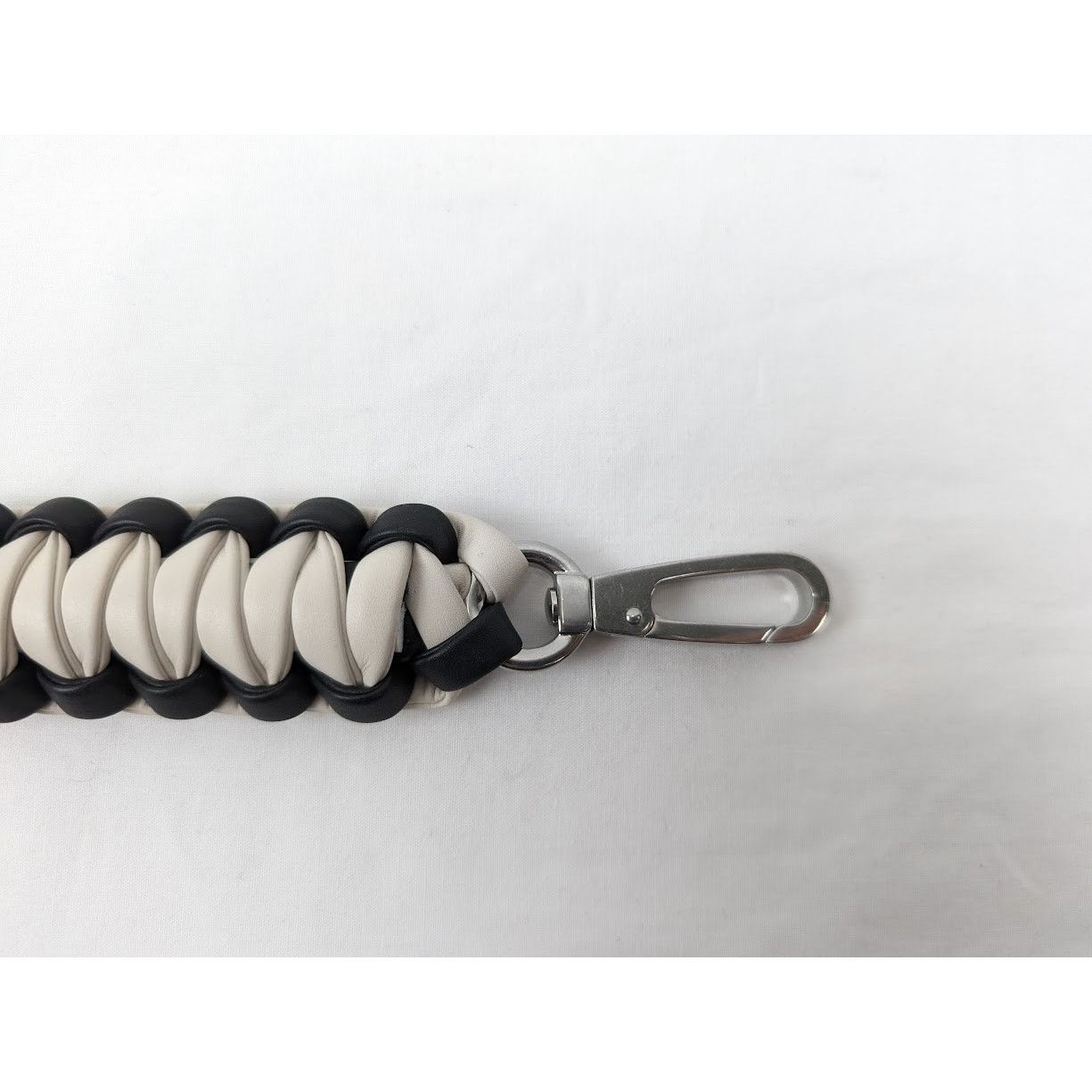 Bottega Veneta o1rshd1 Size: OS / Matt Calf Key Ring in Plaster/Nero Size ONE SIZE - 5 Thumbnail