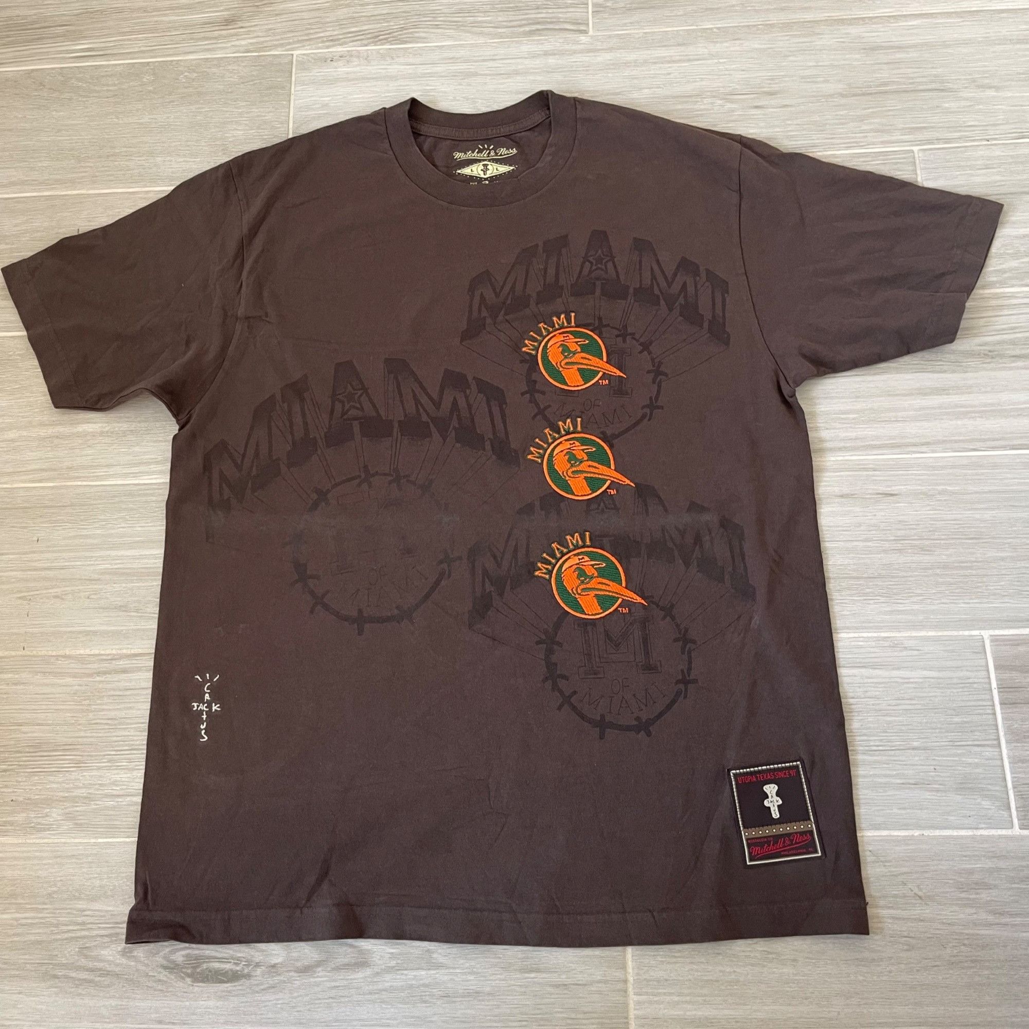 Mitchell & Ness × Travis Scott TRAVIS SCOTT CACTUS JACK x MITCHELL & NESS x MIAMI TEE SZ L Size US L / EU 52-54 / 3 - 2 Thumbnail