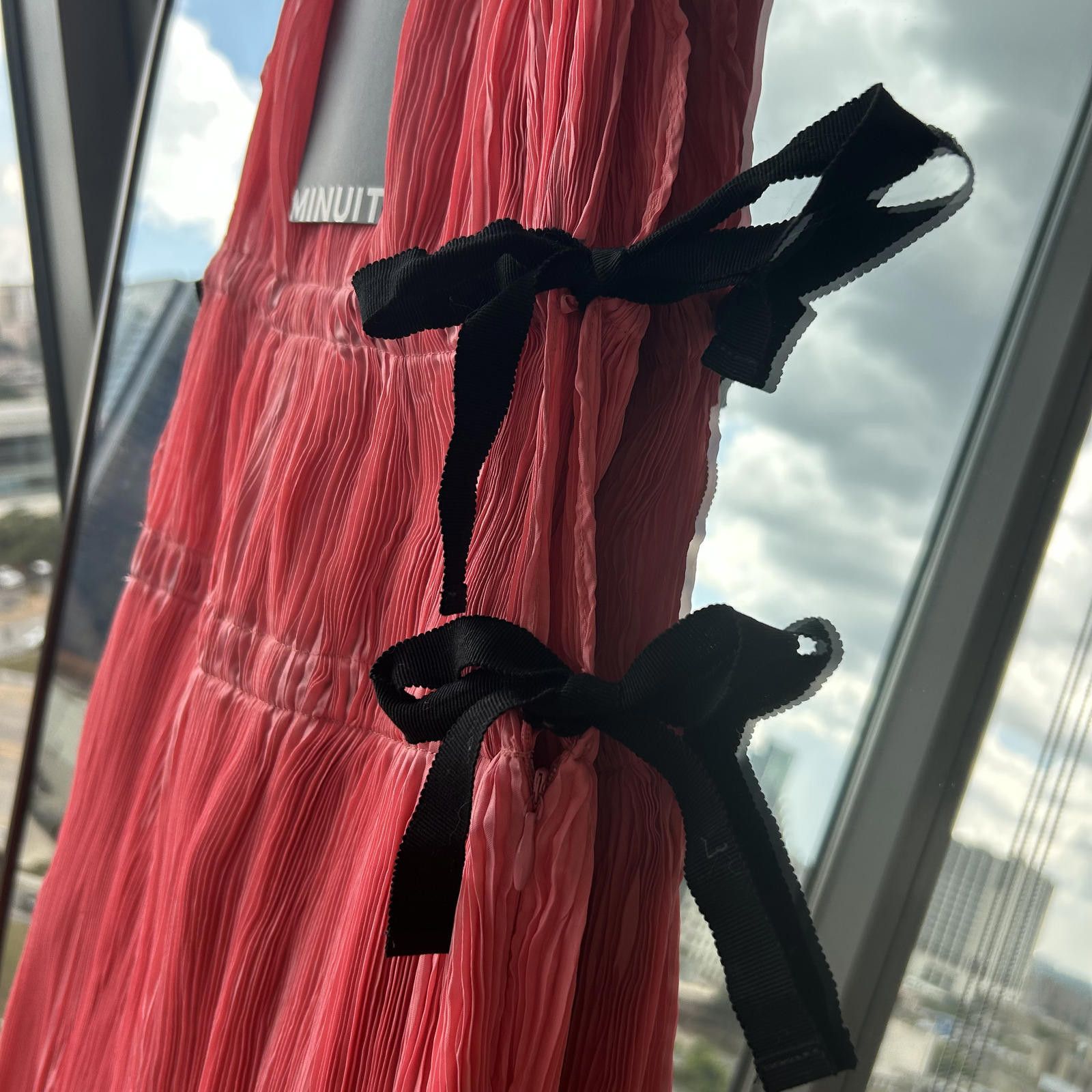 Designer Chic Pink Pleated Midi Dress by MINUIT Size M / US 6-8 / IT 42-44 - 6 Thumbnail