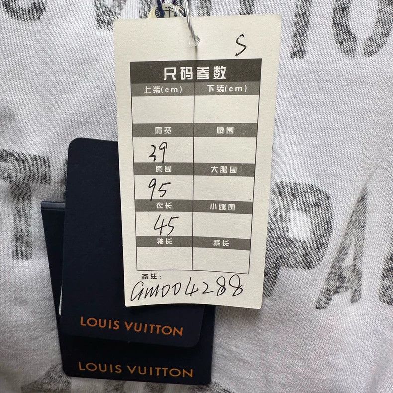 Louis Vuitton Louis Vuitton Worn washed monogram logo short sleeves Size S / US 4 / IT 40 - 7 Thumbnail