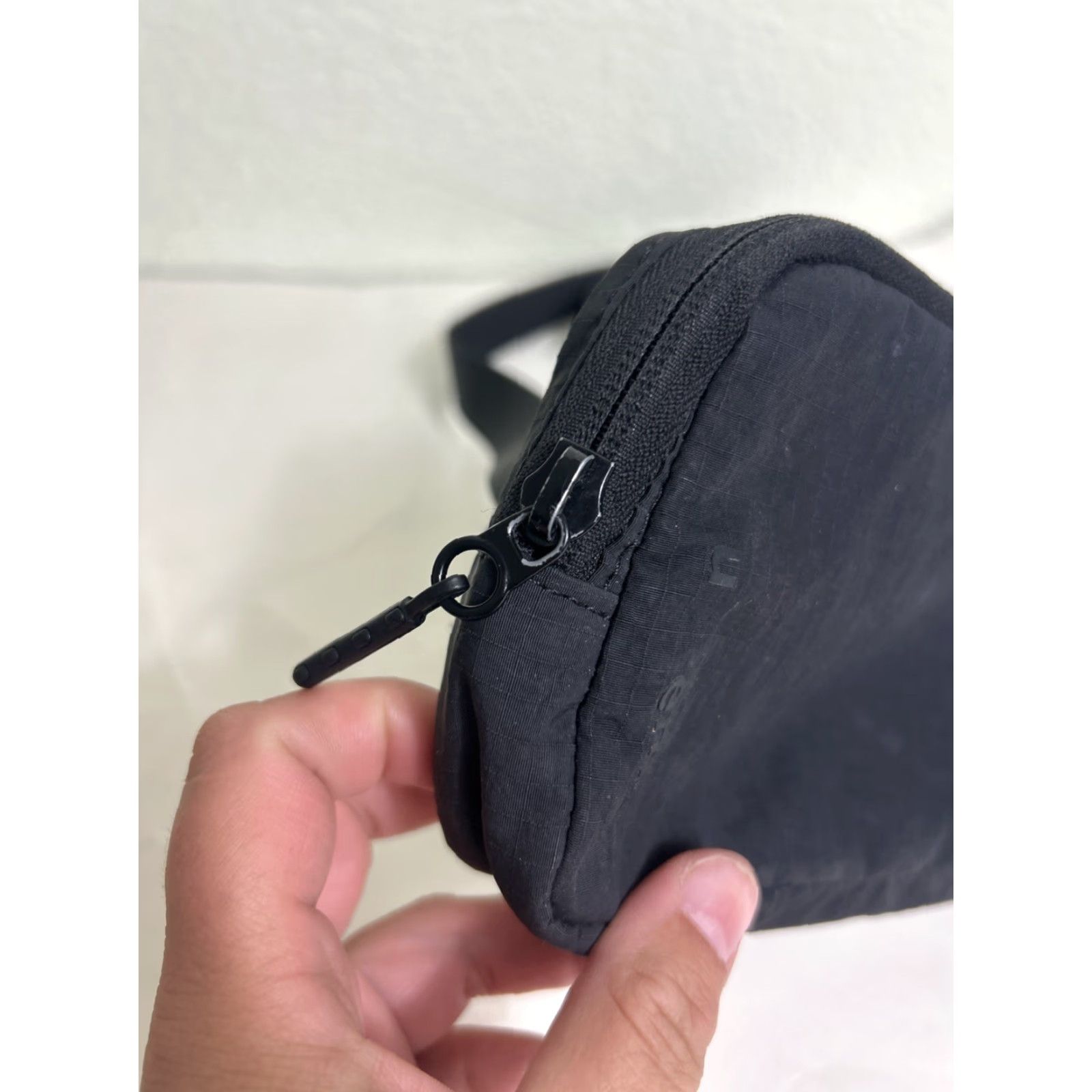 Lululemon Lululemon Everywhere Belt Bag Black Crossbody Waist Fanny Pack Small Women Adjustable Strap Nylon Polyester Matte Zipper Pouch Vintage No Size ONE SIZE - 5 Thumbnail