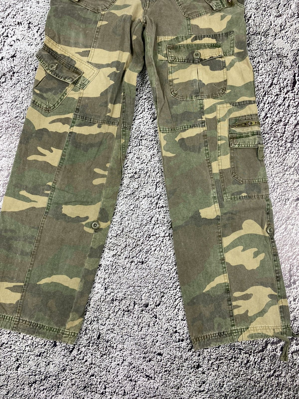 Japanese Brand Vintage Y2K cargo camo faded pants 00s streetwear Size 30" / US 8 / IT 44 - 3 Thumbnail