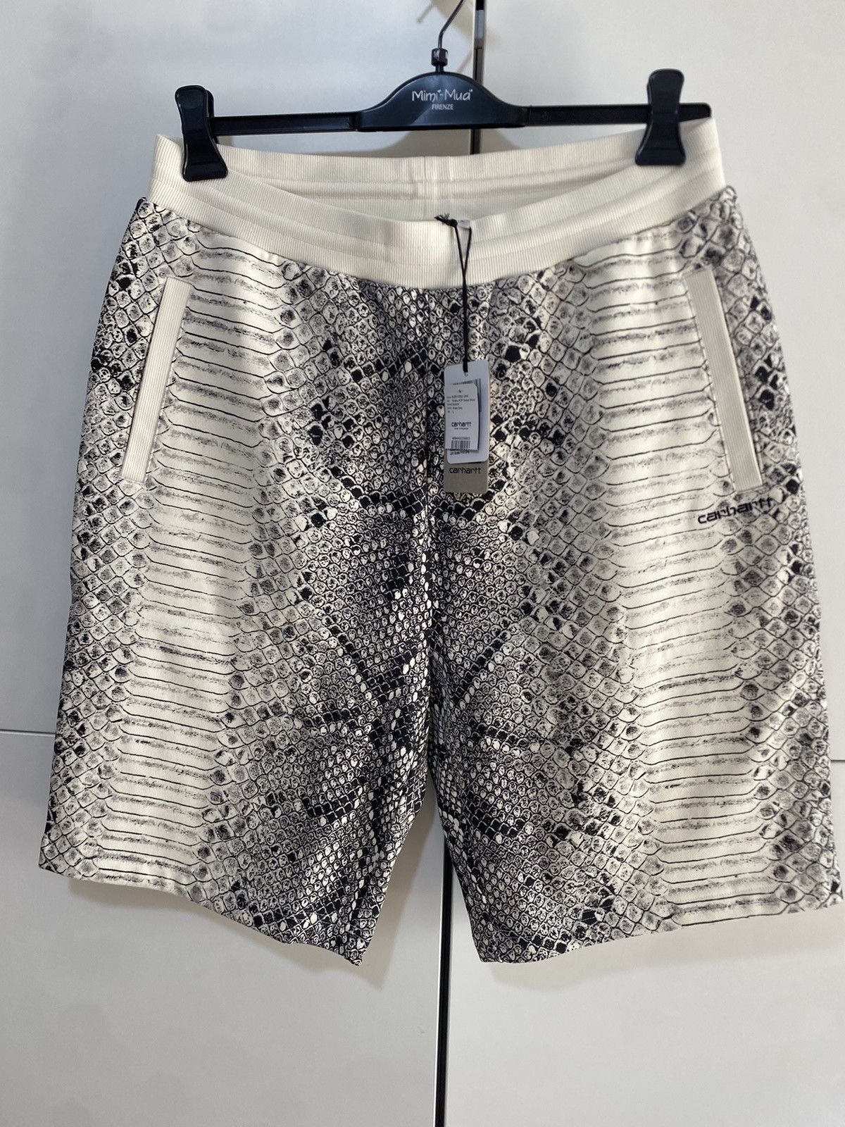 Carhartt Wip Carhartt Wip Year of the Snake Drop Japan Size L Shorts Size US 40 / EU 56 - 2 Thumbnail