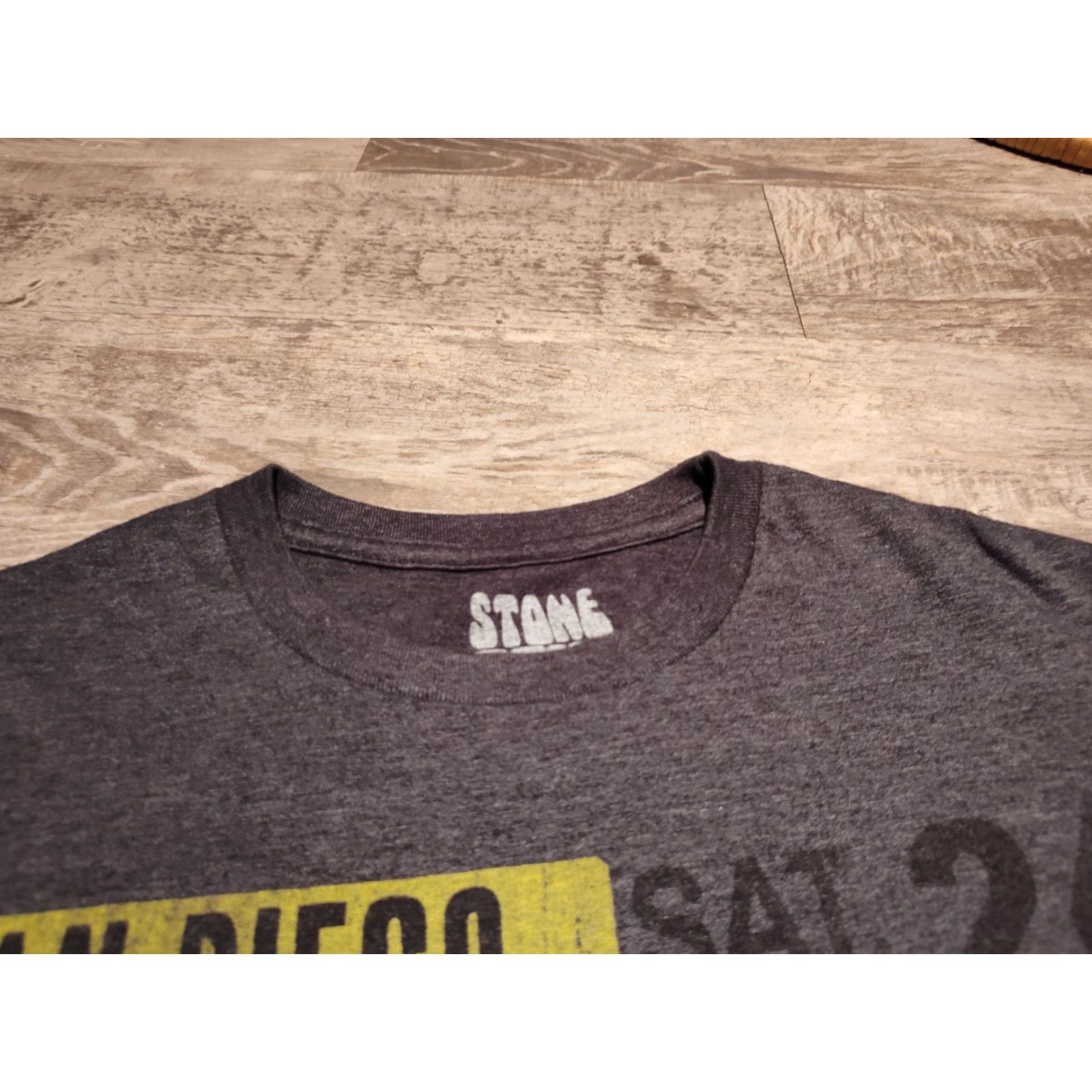 Vintage Stone Free Jimi Hendrix San Diego Sports Arena Concert Poster Shirt S Beige Graphic Print Arena Band Tees Mens Size US S / EU 44-46 / 1 - 3 Thumbnail