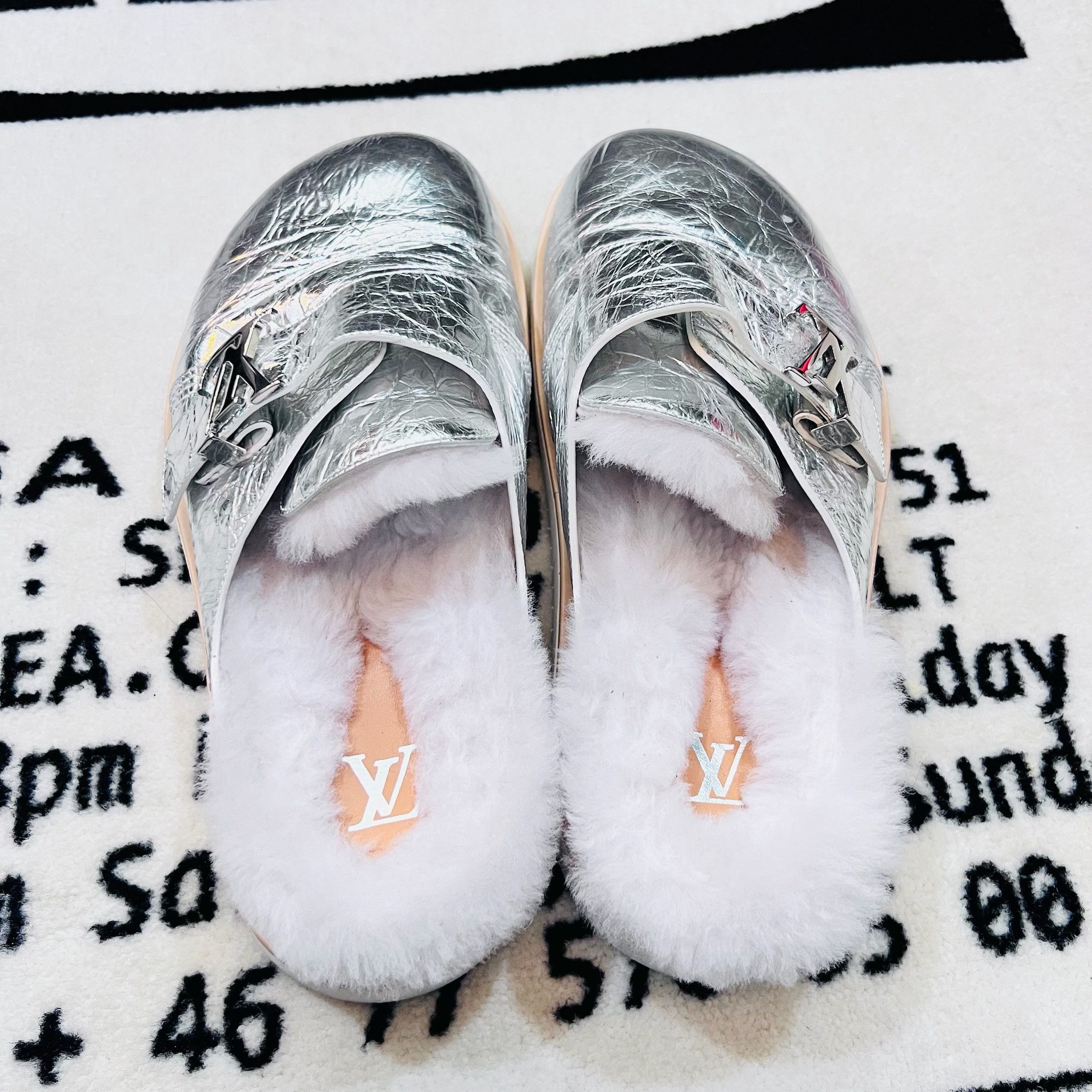 Louis Vuitton Louis Vuitton Easy Mule Fur Shearling Leather Slip On Sandal Size US 8 / EU 41 - 13 Thumbnail