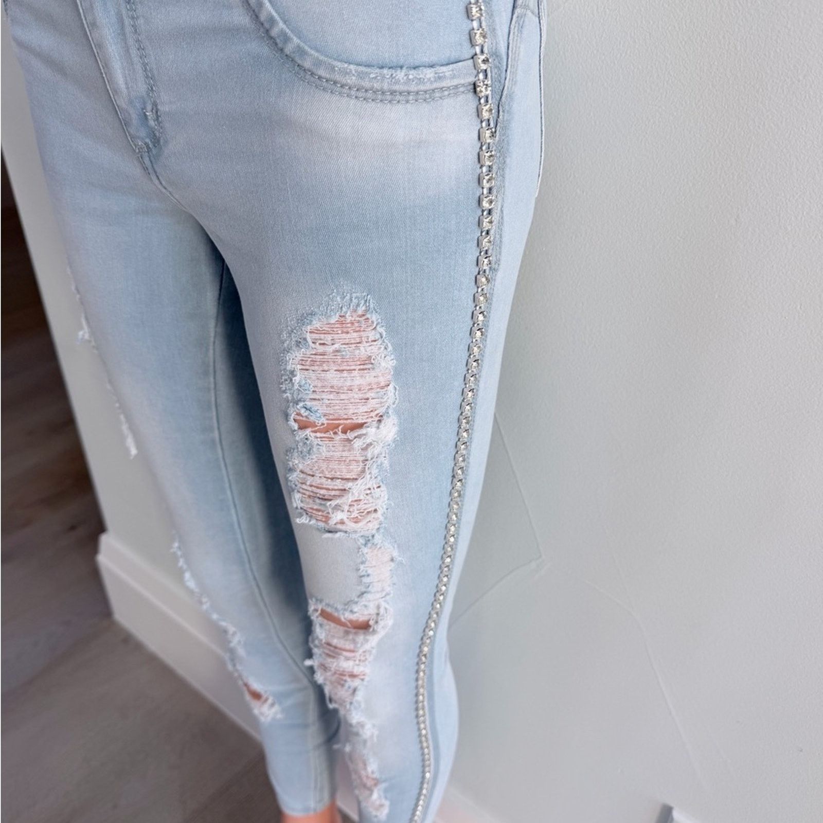 Other Pitbull High Waisted Light Wash Blue Ripped Distressed Jeans Size 23" - 14 Thumbnail