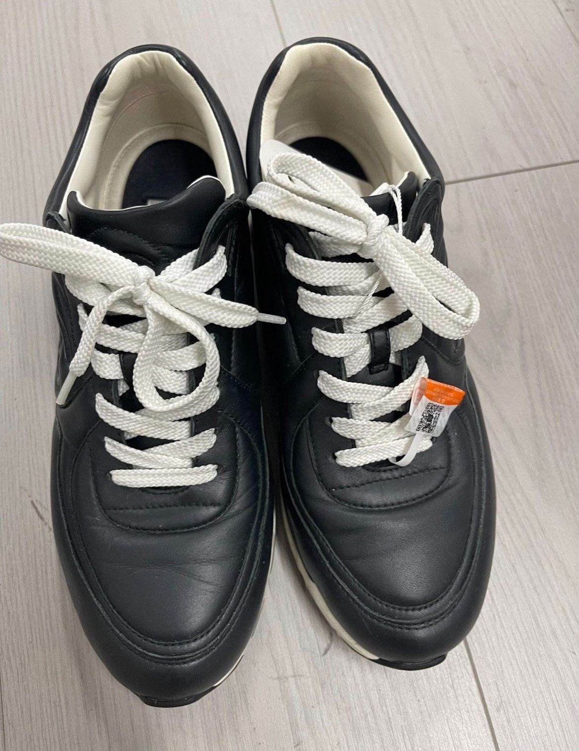 Chanel Chanel Black Lowtop Sneakers 39 Women Size US 8.5 / IT 38.5 - 1 Thumbnail