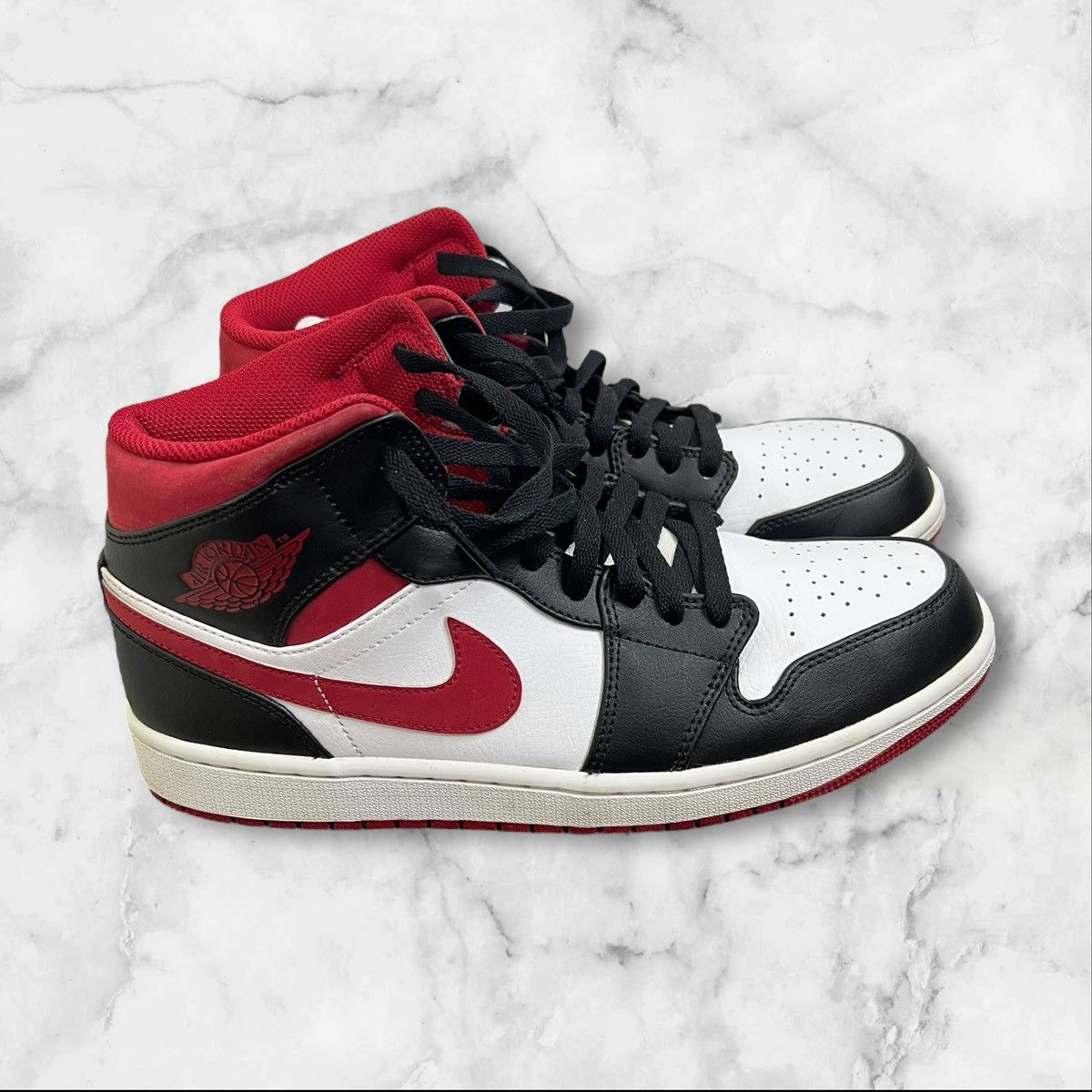 Nike Nike Air Jordan 1 Mid US 10 WHITE/GYM RED-BLACK Size US 10 / EU 43 - 4 Thumbnail