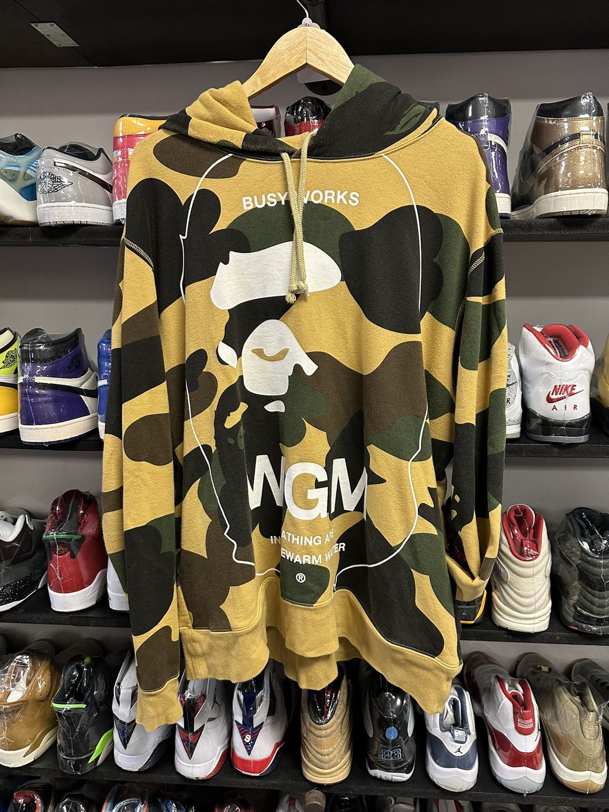 Bape Bape camo wgm pre owned xxl men’s tan Size US XXL / EU 58 / 5 - 1 Thumbnail
