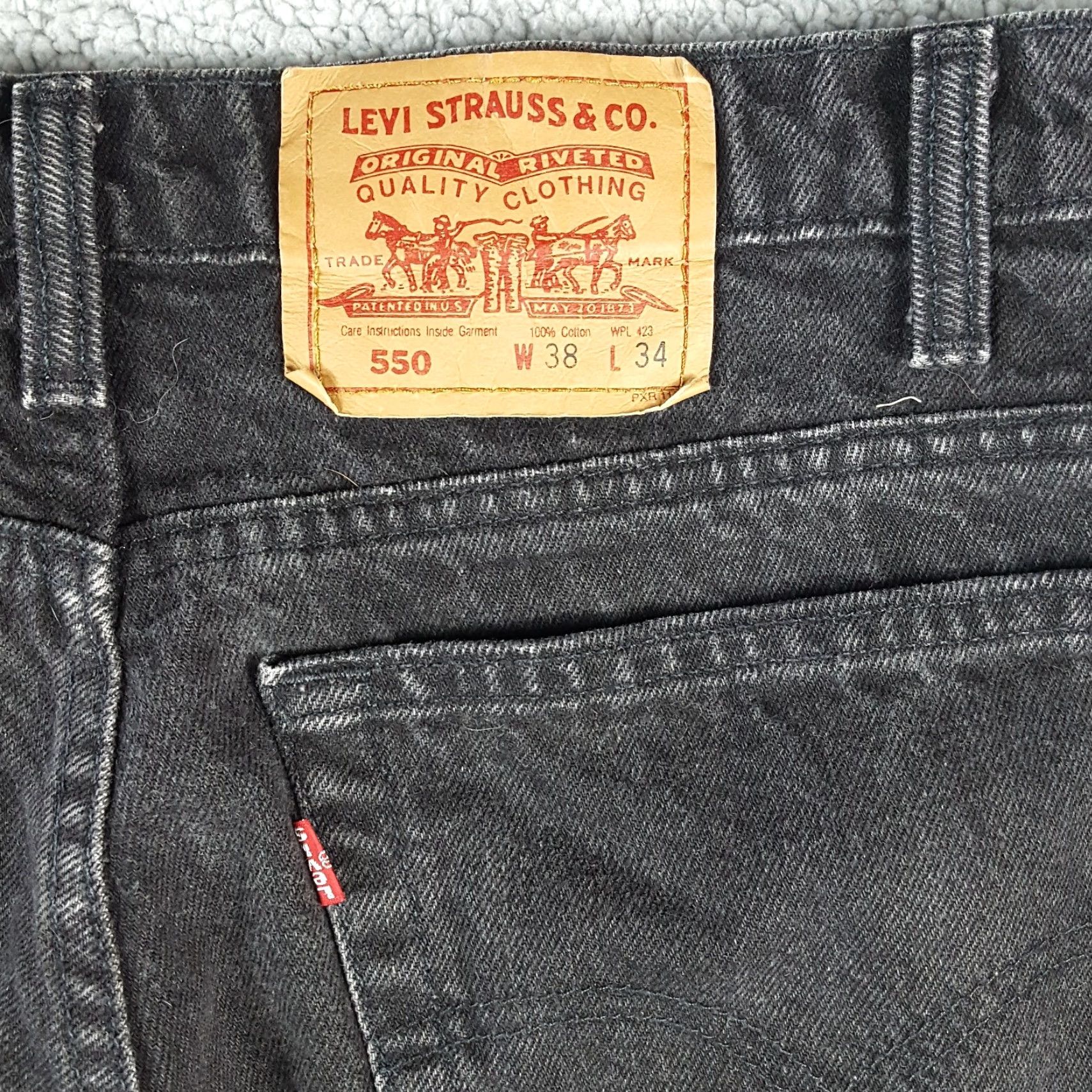 Levi's VINTAGE Levi's 550 Black Denim Relaxed Tapered Jeans Men's Size 38x34 Faded Y2K Grunge Rock Size US 38 / EU 54 - 6 Thumbnail