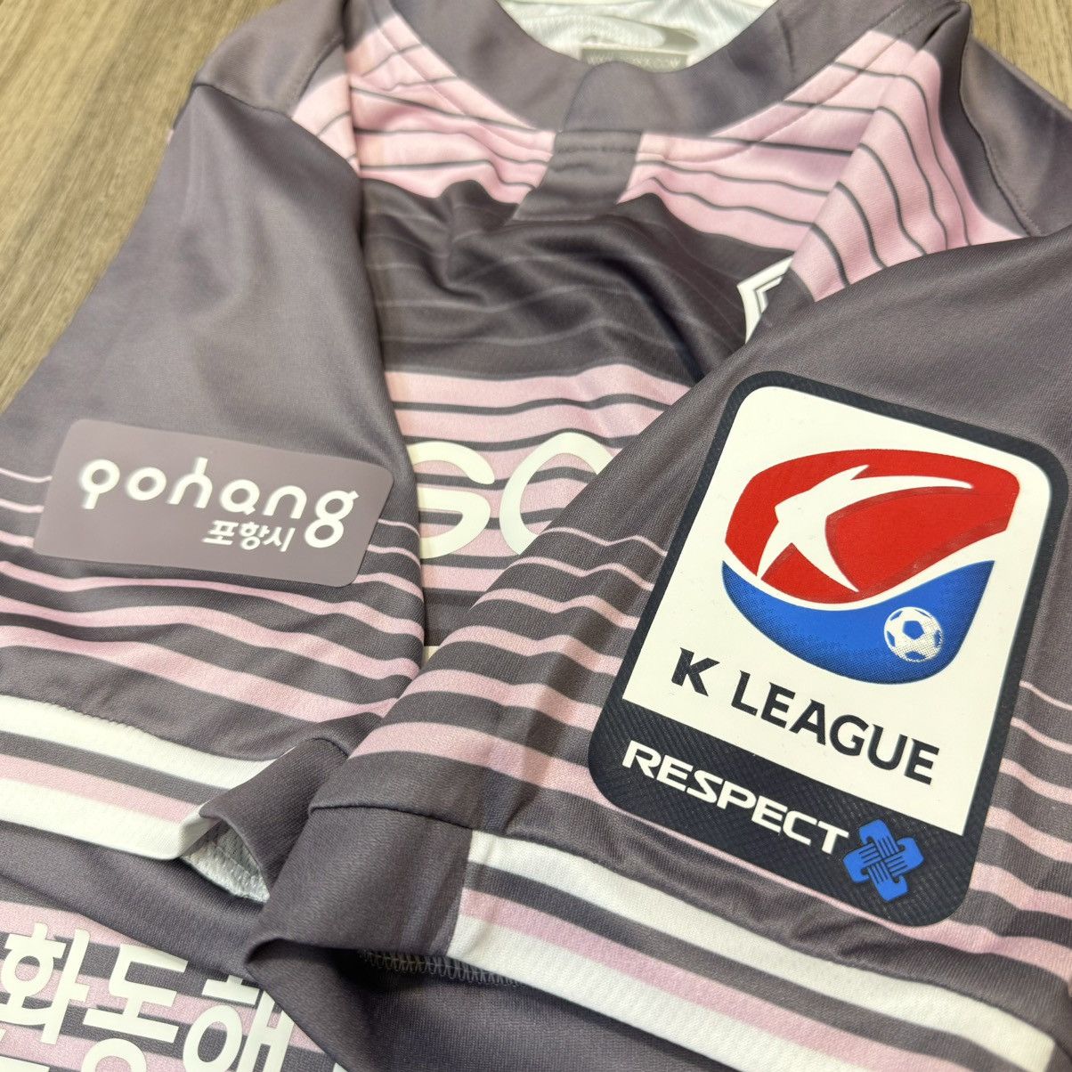 Other Pohang Steelers 2017 goalkeeper shirt #1 Size US S / EU 44-46 / 1 - 4 Thumbnail