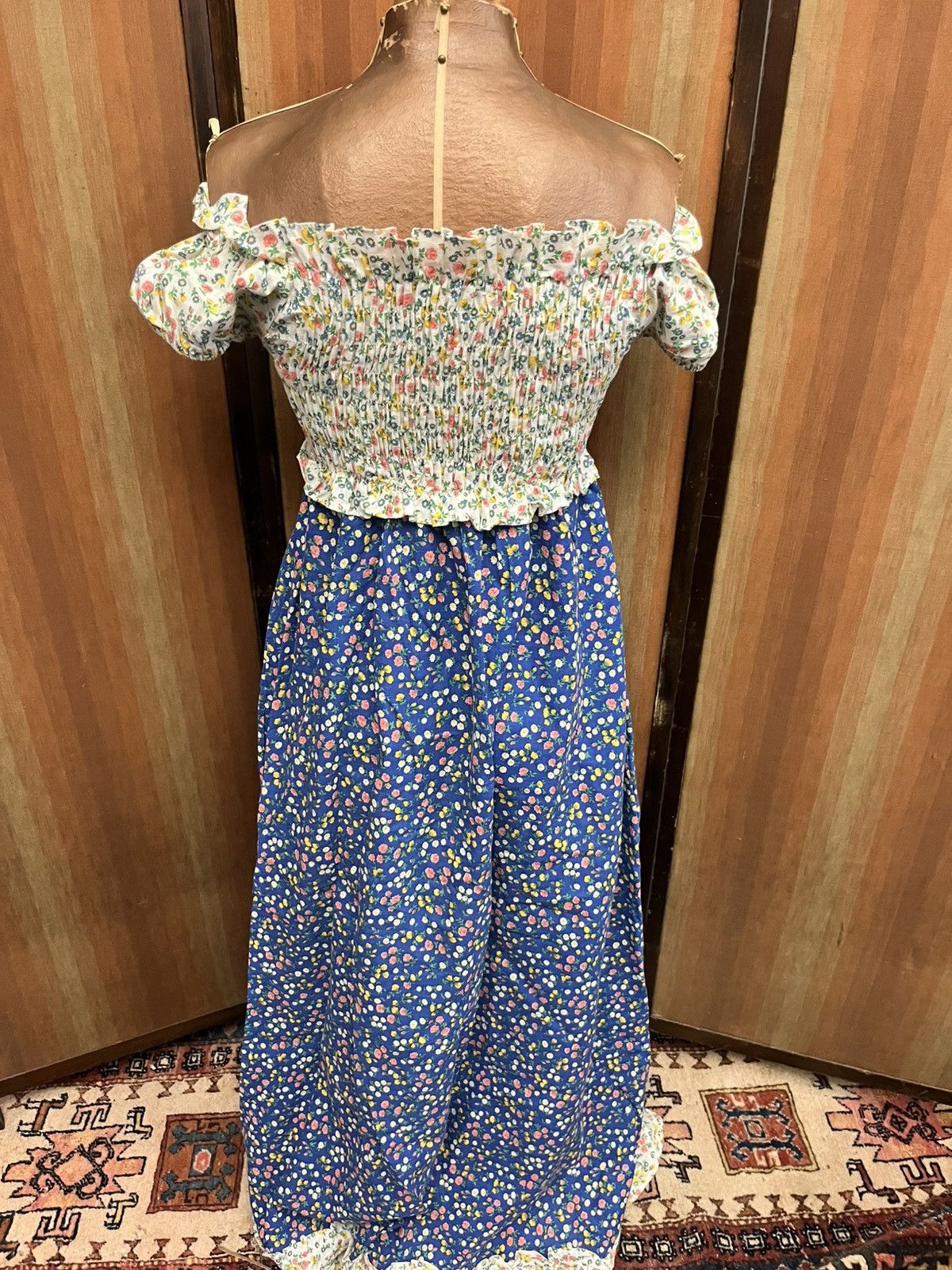 Vintage Vintage 1970s Gillies Gilead Floral Maxi Dress | Cottagecore Size S / US 4 / IT 40 - 2 Thumbnail