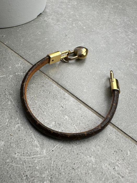 Louis Vuitton Crazy in Lock Charm Bracelet Brown Monogram. Size 19