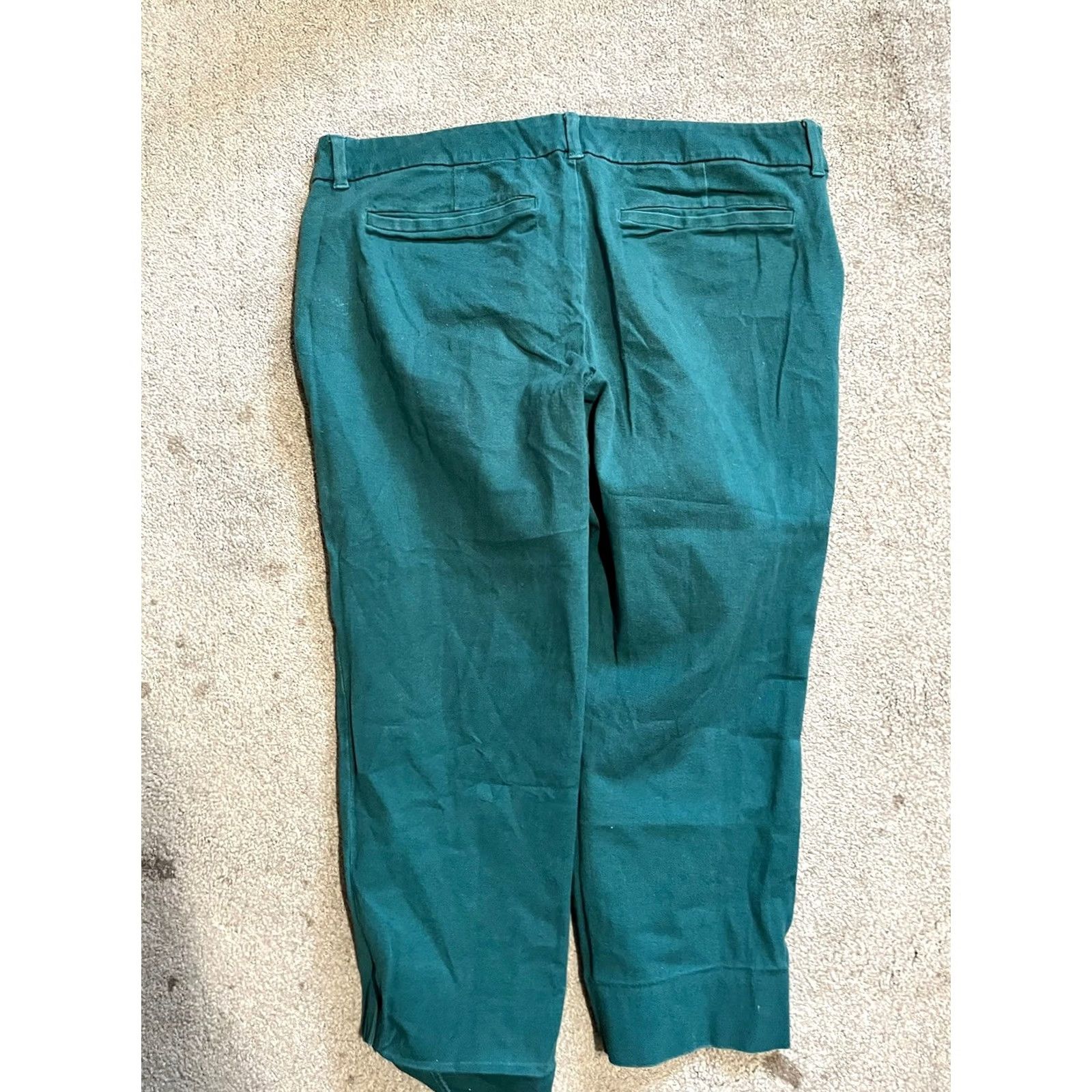 Old Navy Old Navy Pixie Pants Women Size 12 Green Cropped Capri Slim High Rise Capris, 21 Inseam, Cotton Blend, Button Fly, Pockets, Regular, Women Size 34" / US 12 / IT 48 - 3 Thumbnail