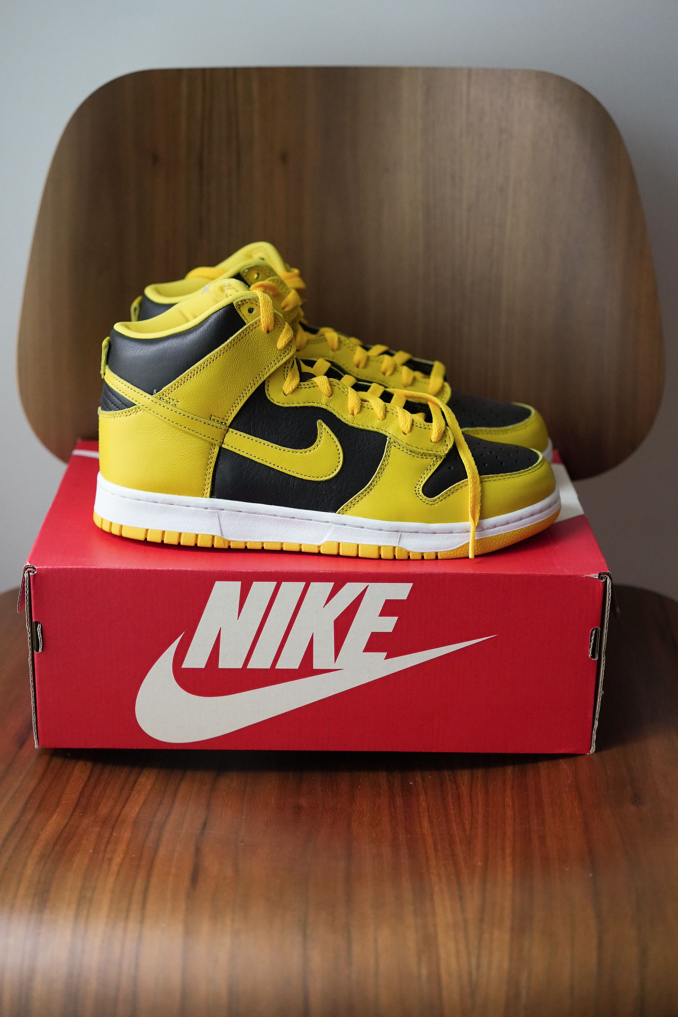 Nike Dunk Hi Varsity Maize