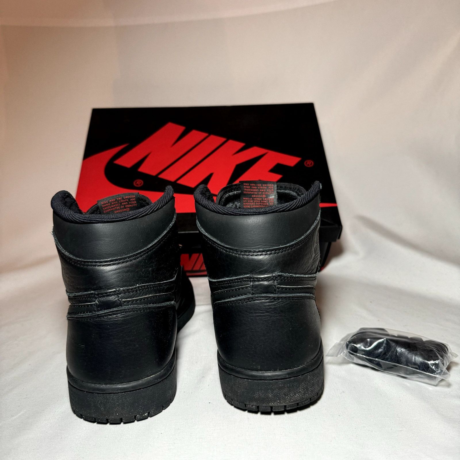 Jordan Brand × Nike Size 9 - Air Jordan 1 Retro High OG Triple Black Men's Shoes Size US 9 / EU 42 - 6 Thumbnail