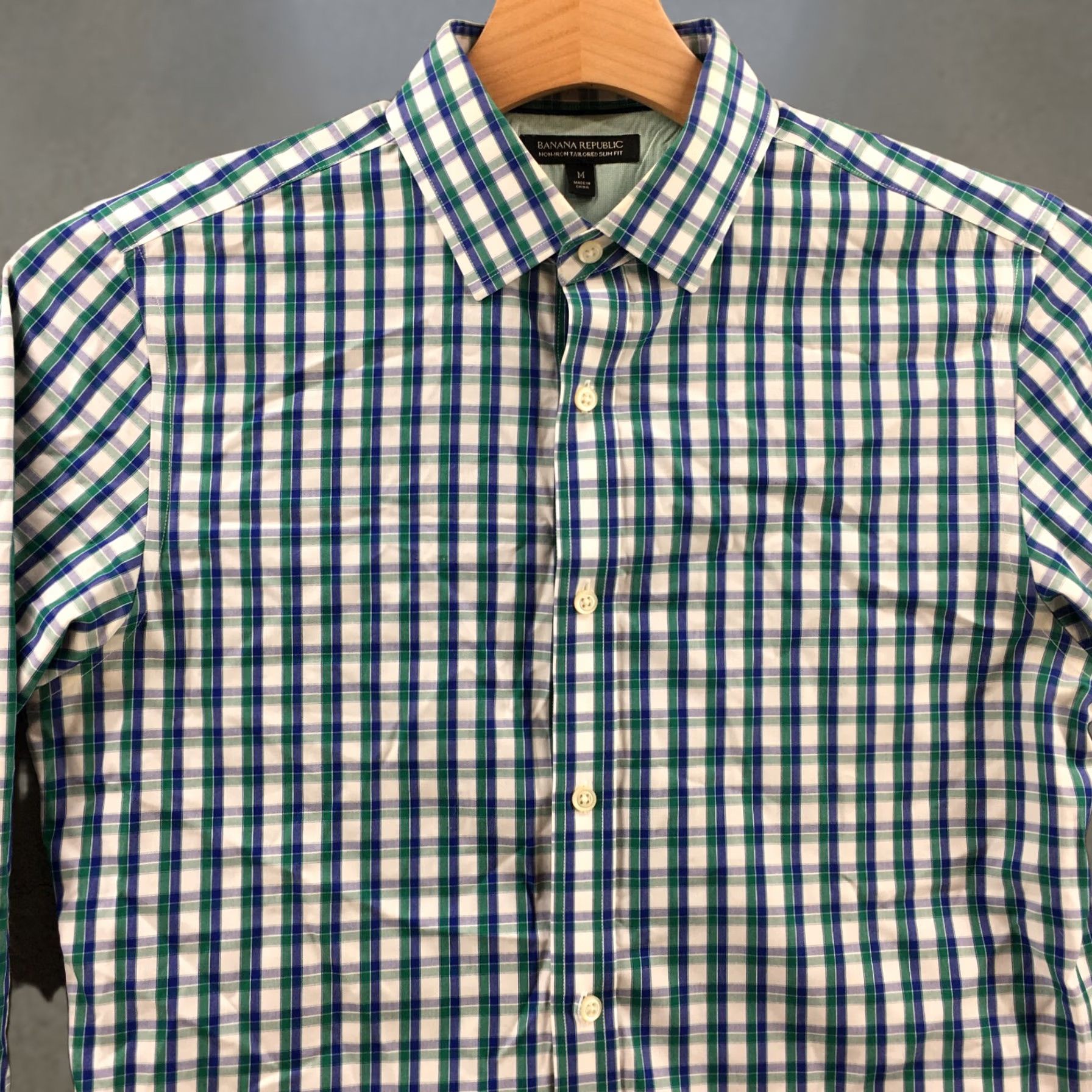 Banana Republic Banana Republic Button-Up Dress Shirt Mens M Multicolor Collared Long Sleeves Shirt Mens Regular Multicolor Plaid Button-Up Non-Iron All Seasons Size 40R - 1 Thumbnail