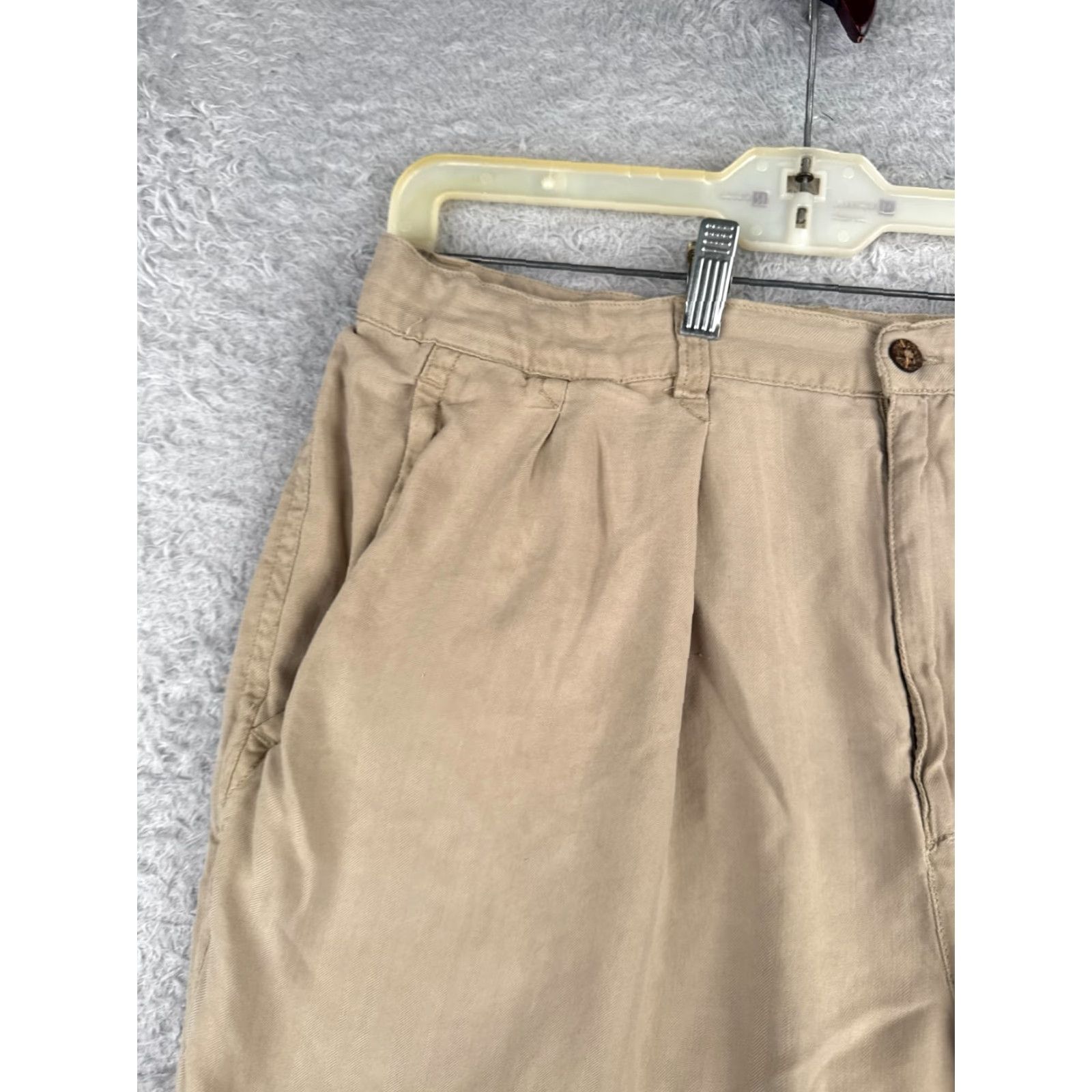 Tommy Bahama Tommy Bahama Shorts Men Beige Bermuda 36 Silk Pleated Beach Vacation 36x9 Pockets Logo Relaxed Fit Size US 36 / EU 52 - 4 Thumbnail