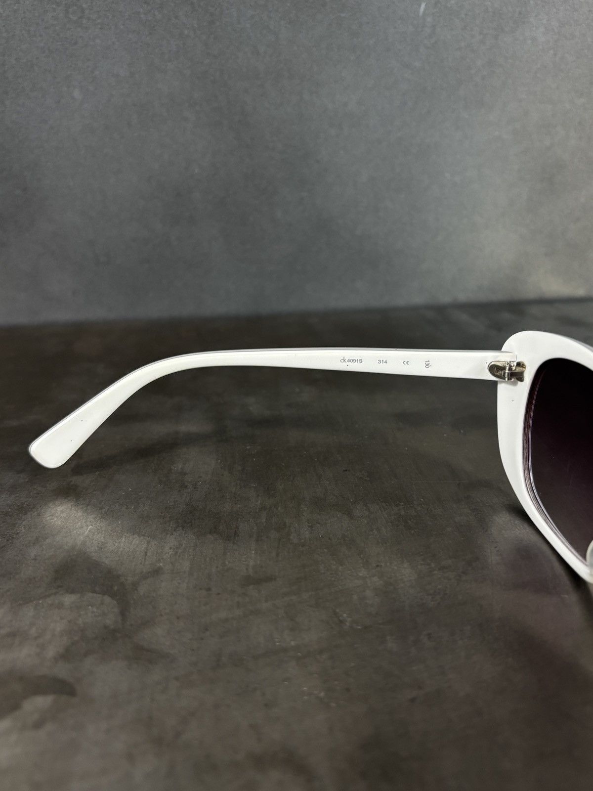 Calvin Klein F/W 2009 Calvin Klein Sunglasses Butterfly CK 4091/S White Size ONE SIZE - 18 Thumbnail