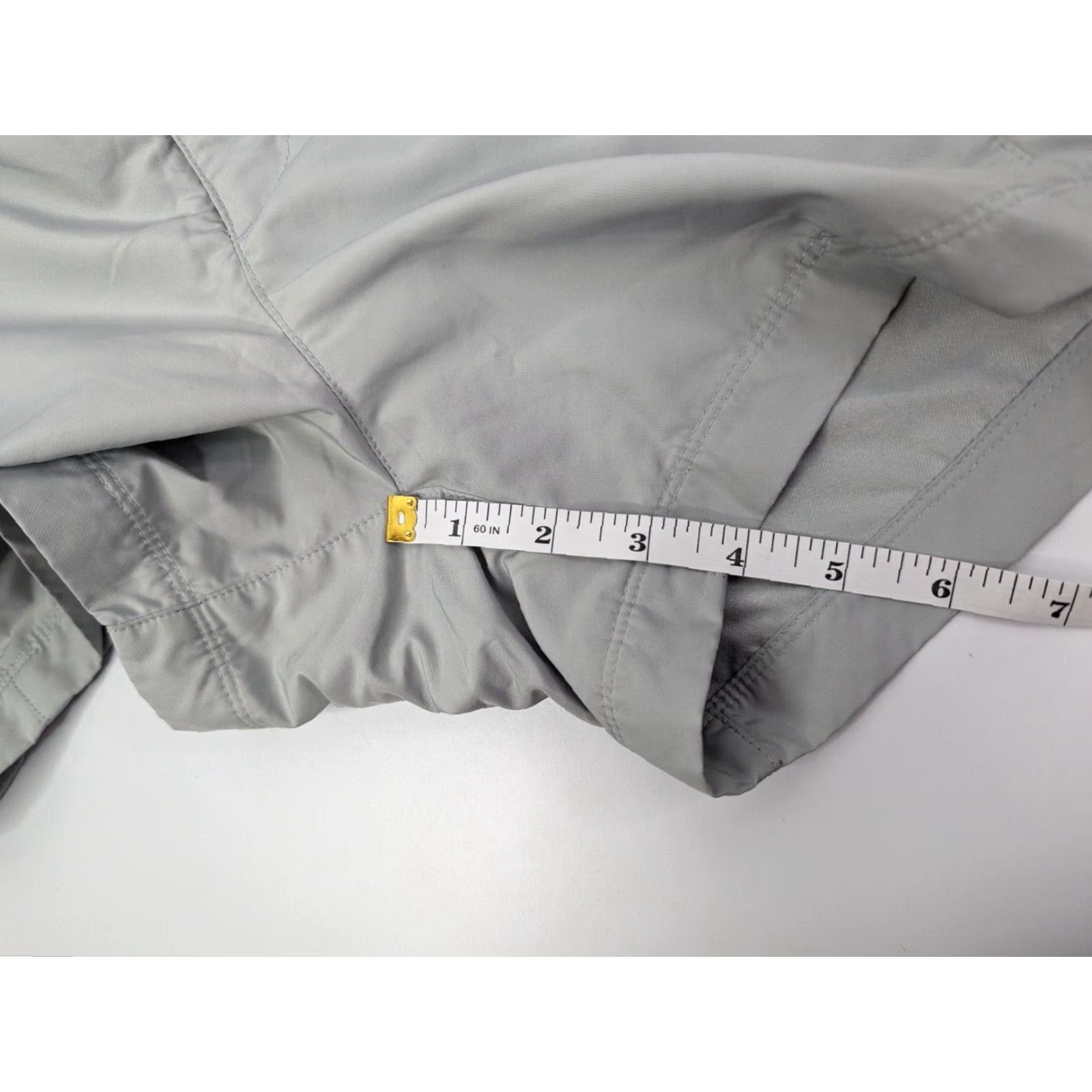Vintage Columbia Women's Shorts Nylon Gray 4" Stretch Inseam 4" Hiking Gym Beach Fishing Activewear Black/Gray Short Regular Large Size 36" / US 14 / IT 50 - 3 Thumbnail